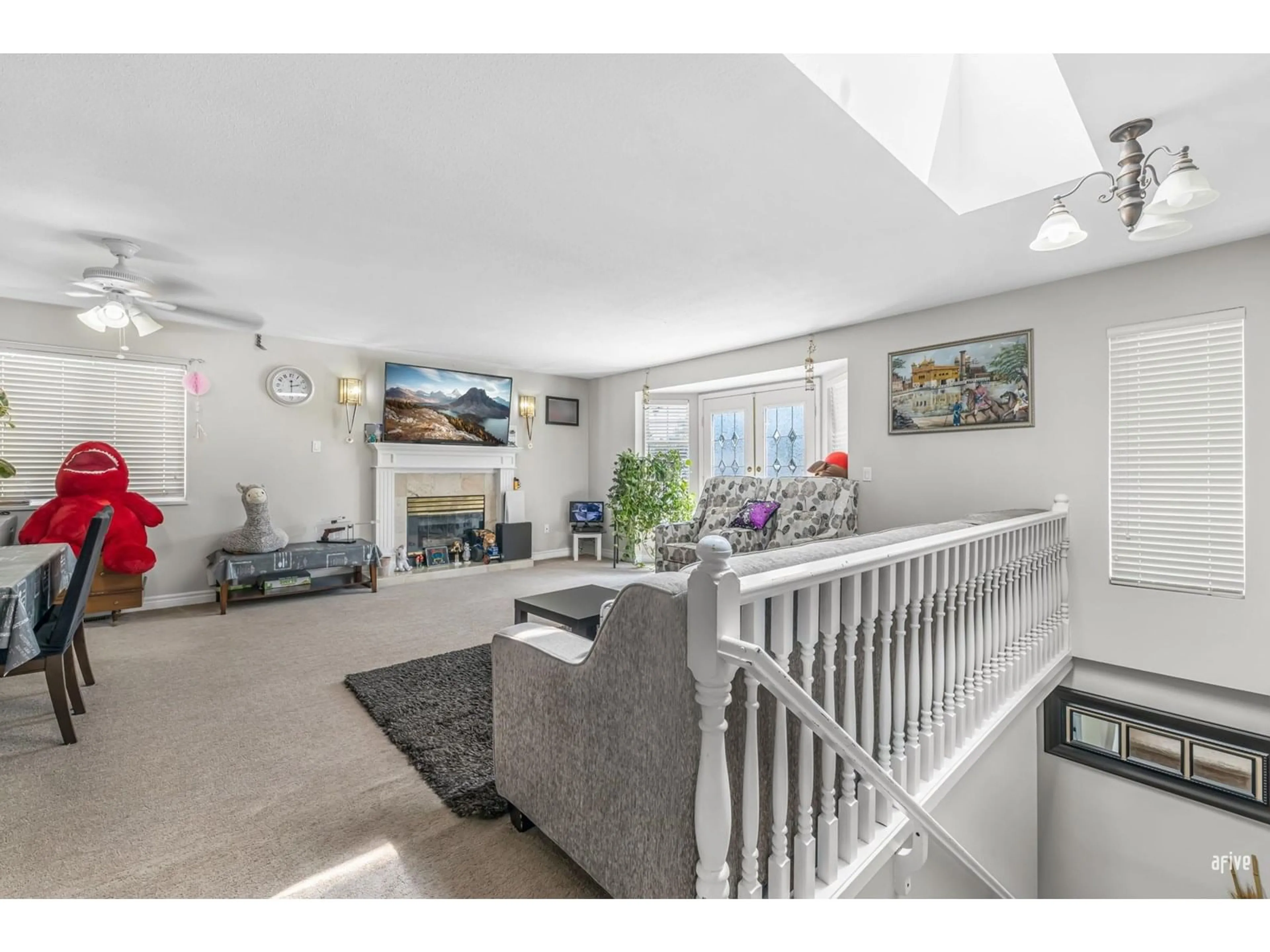 Living room with furniture, unknown for 14373 66, Surrey British Columbia V3W2B4