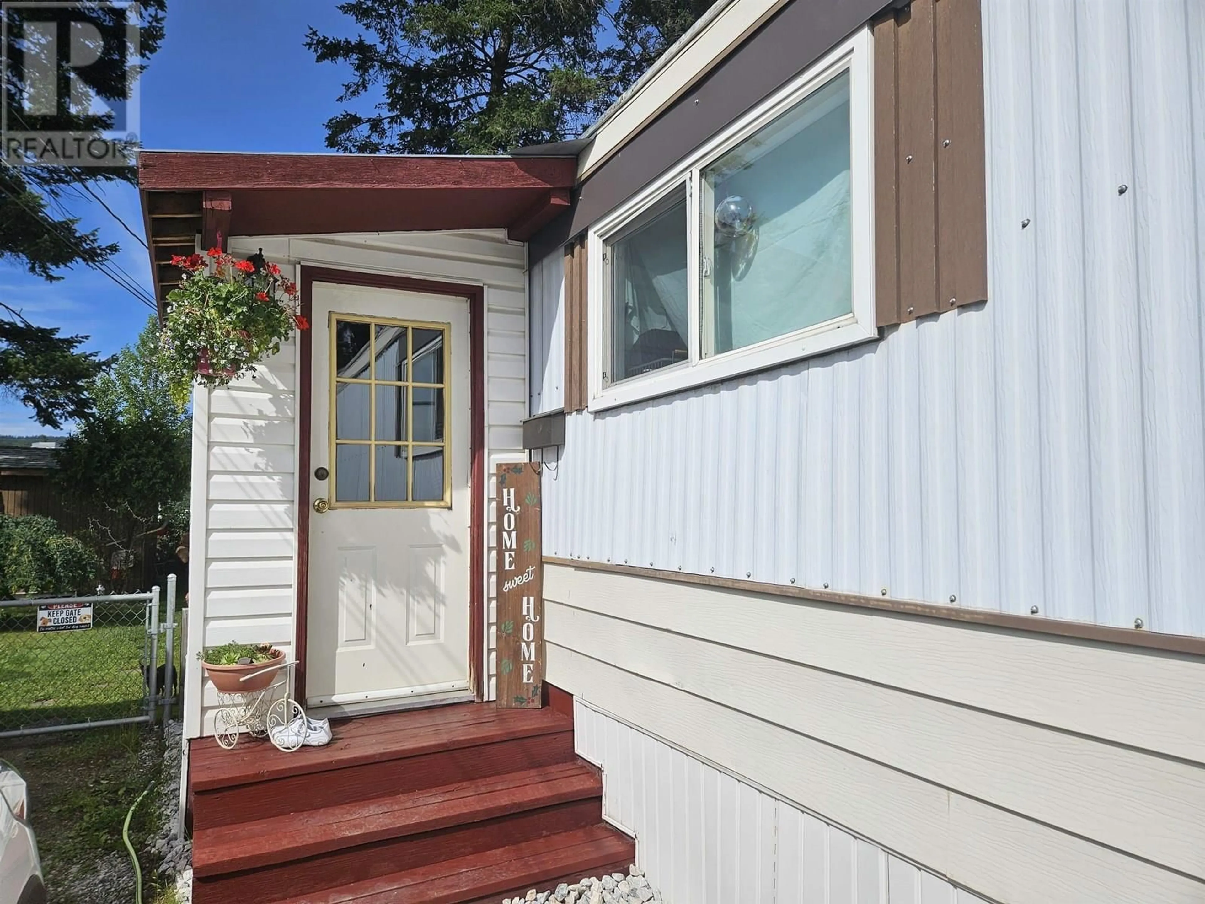Home with vinyl exterior material, street for 1182 3RD AVENUE, Williams Lake British Columbia V2G1Y2