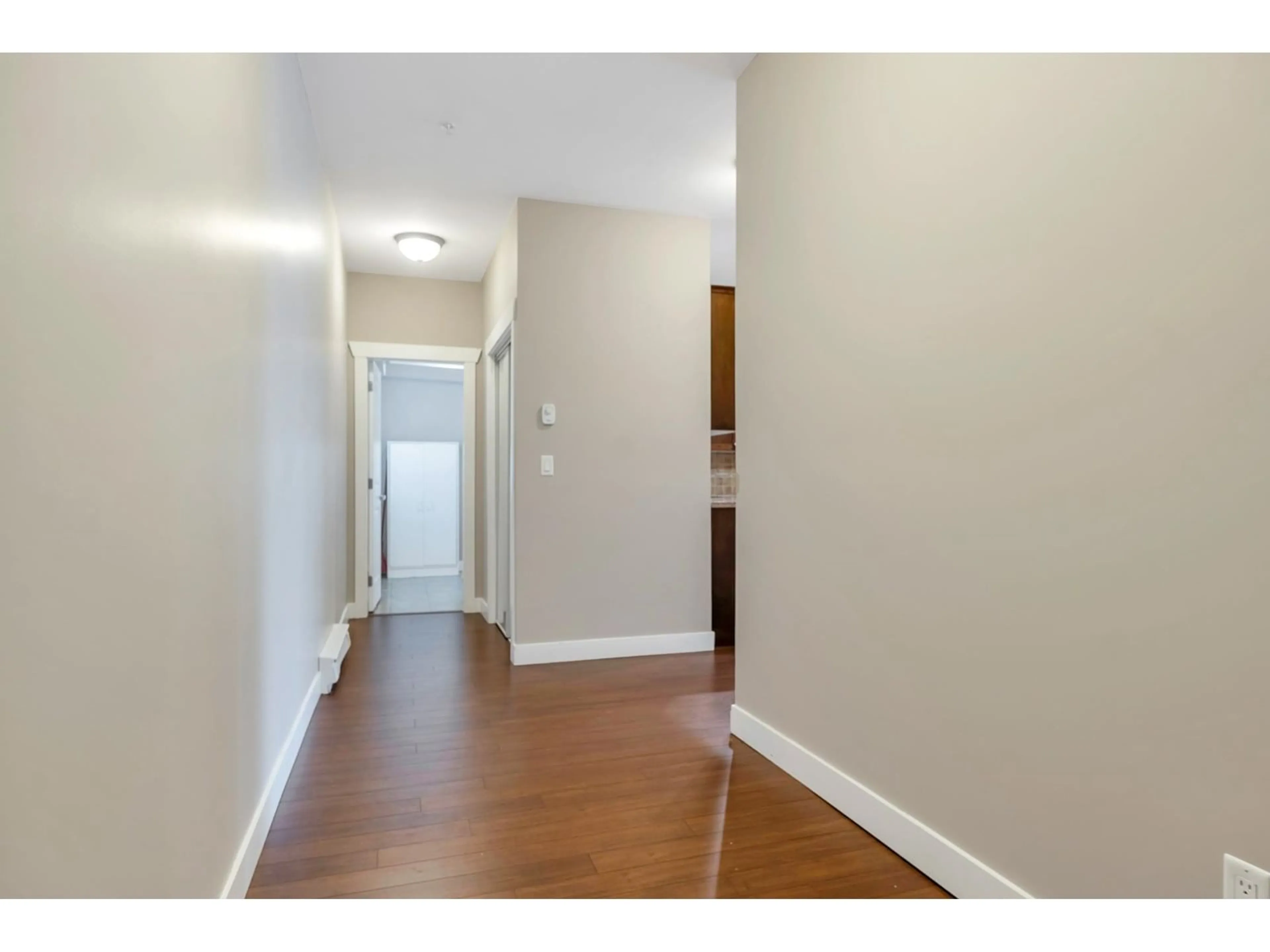 Indoor entryway for 320 - 14333 104, Surrey British Columbia V3T0E1