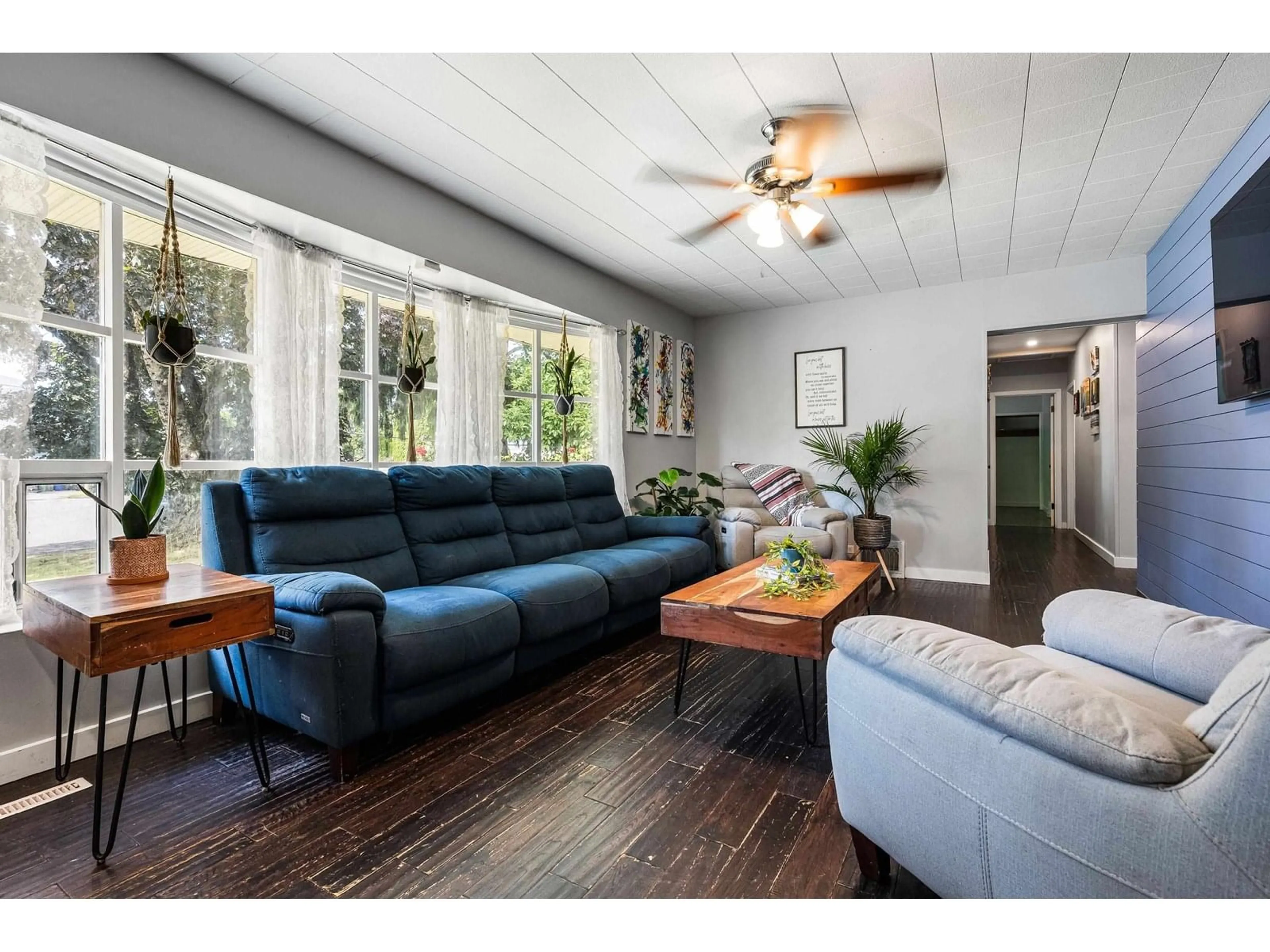 Living room with furniture, unknown for 45410 PARK DRIVE, Chilliwack British Columbia V2P1G2