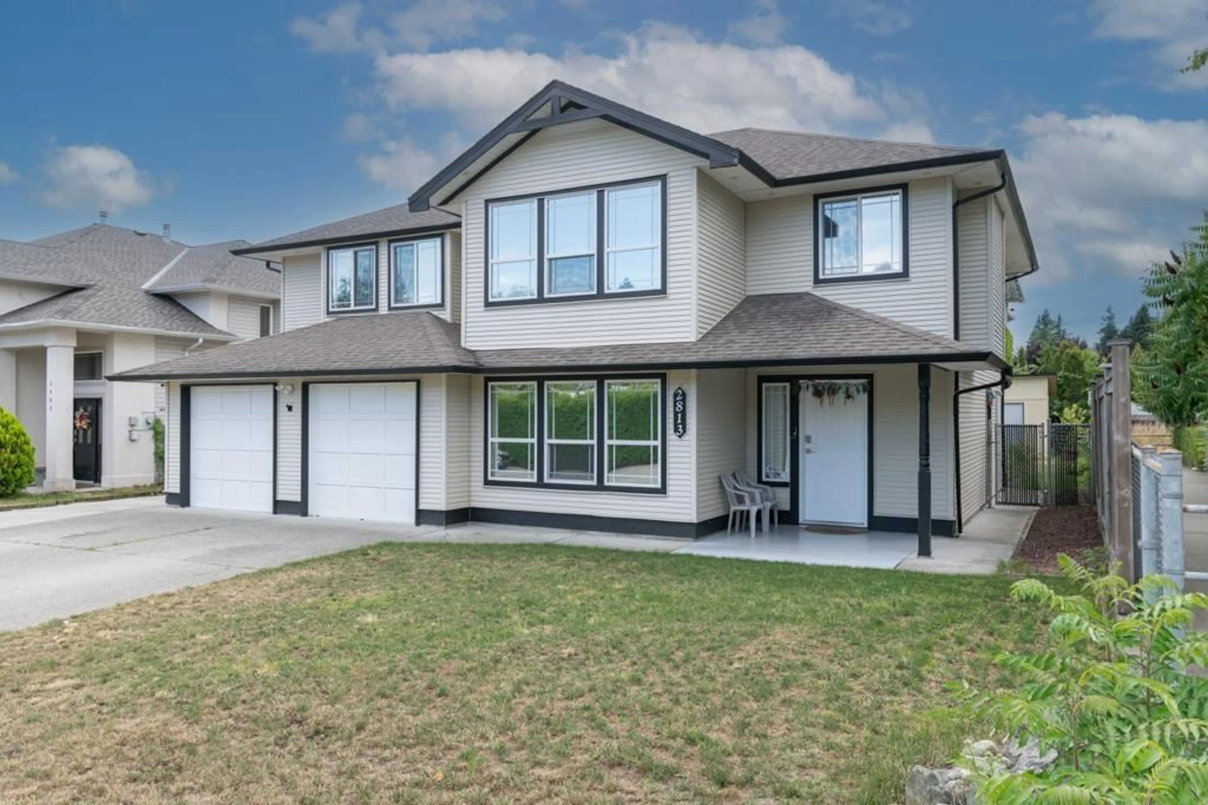 Home with vinyl exterior material, street for 2813 BLACKHAM, Abbotsford British Columbia V2S8H3