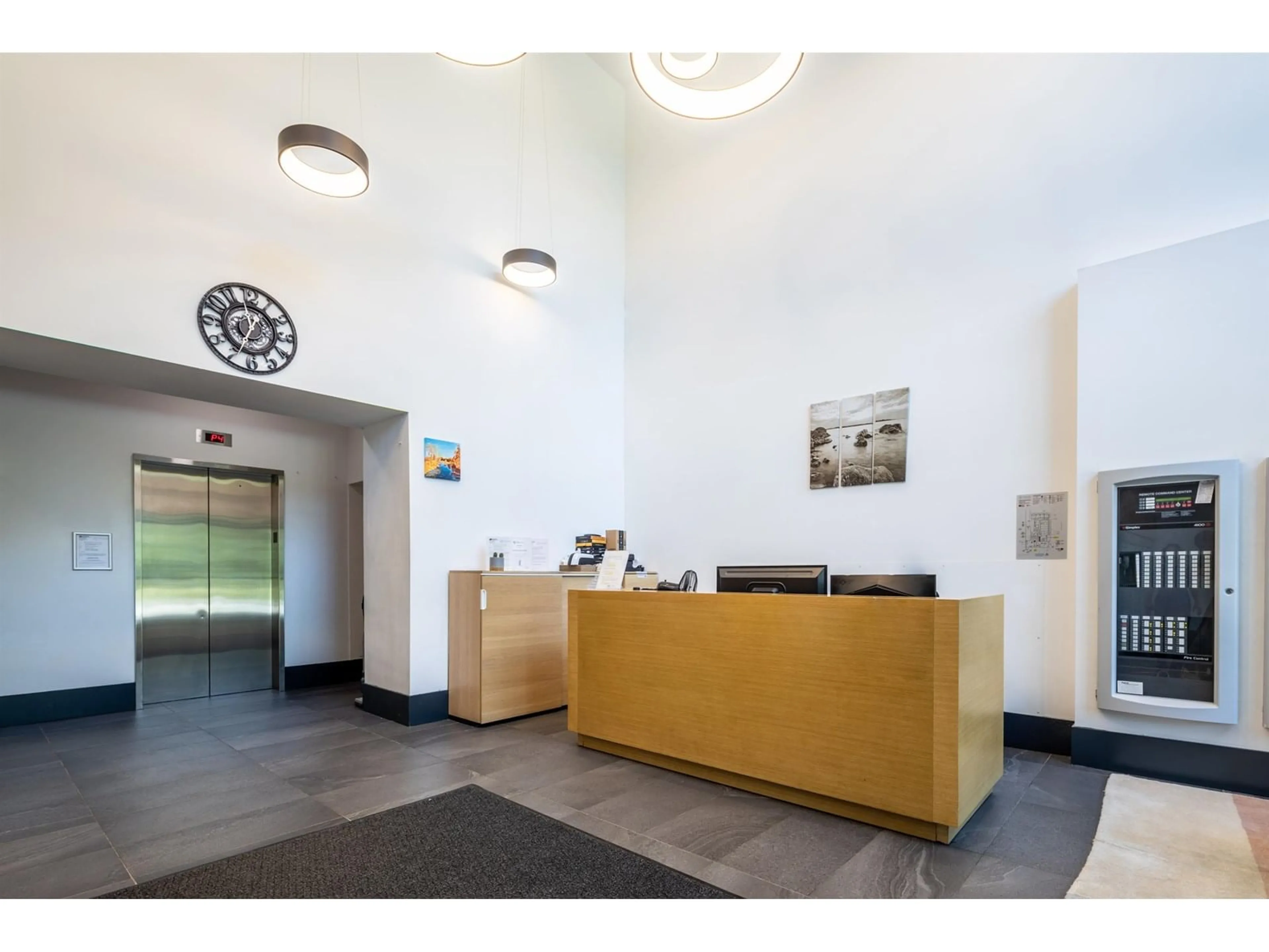 Lobby for 2612 - 13438 CENTRAL, Surrey British Columbia V3T0N2