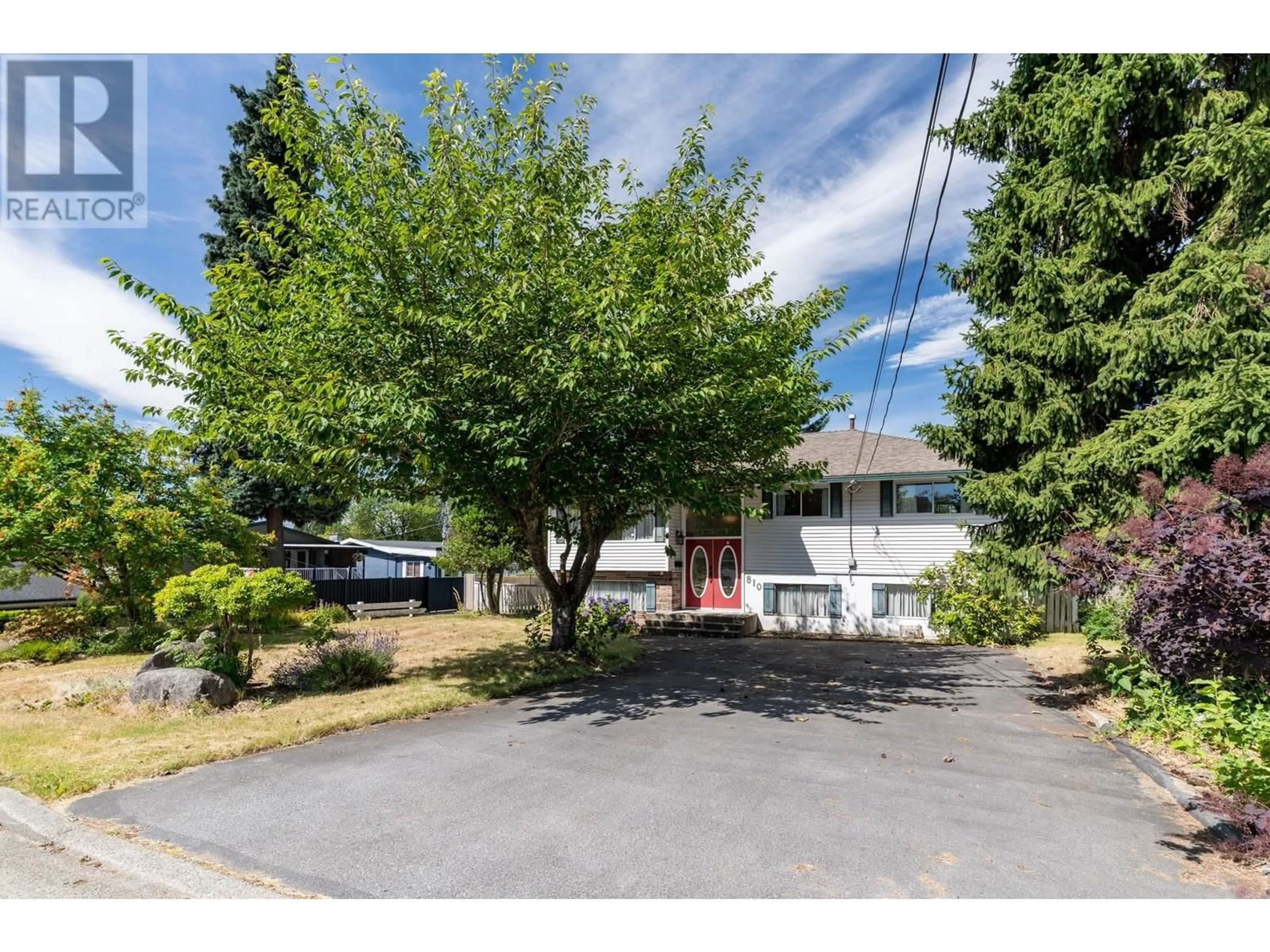 A pic from outside/outdoor area/front of a property/back of a property/a pic from drone, street for 810 LONGLAC STREET, Coquitlam British Columbia V3J5J8