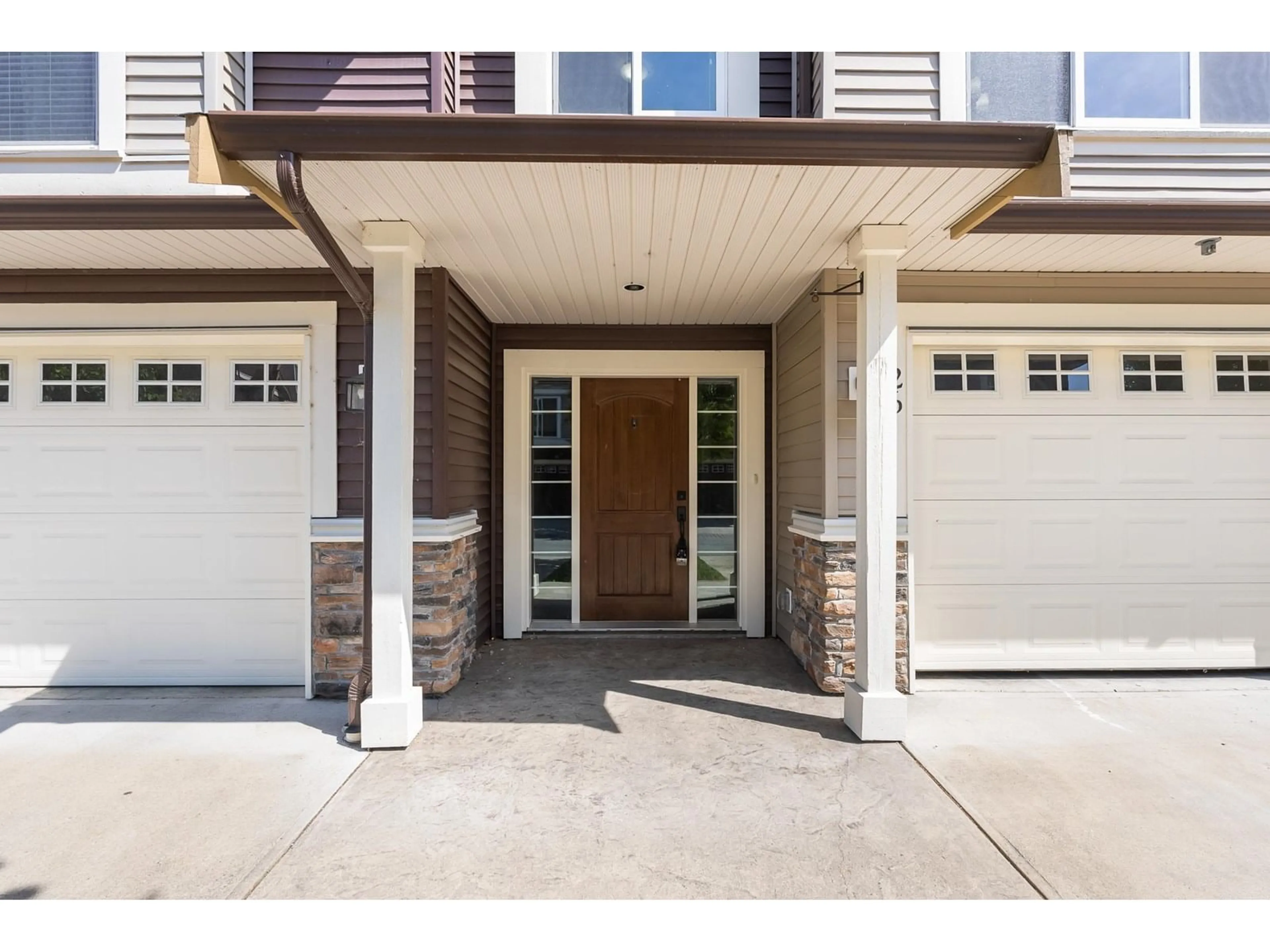 Indoor entryway for 26 - 9750 MCNAUGHT ROAD, Chilliwack British Columbia V2P0E9