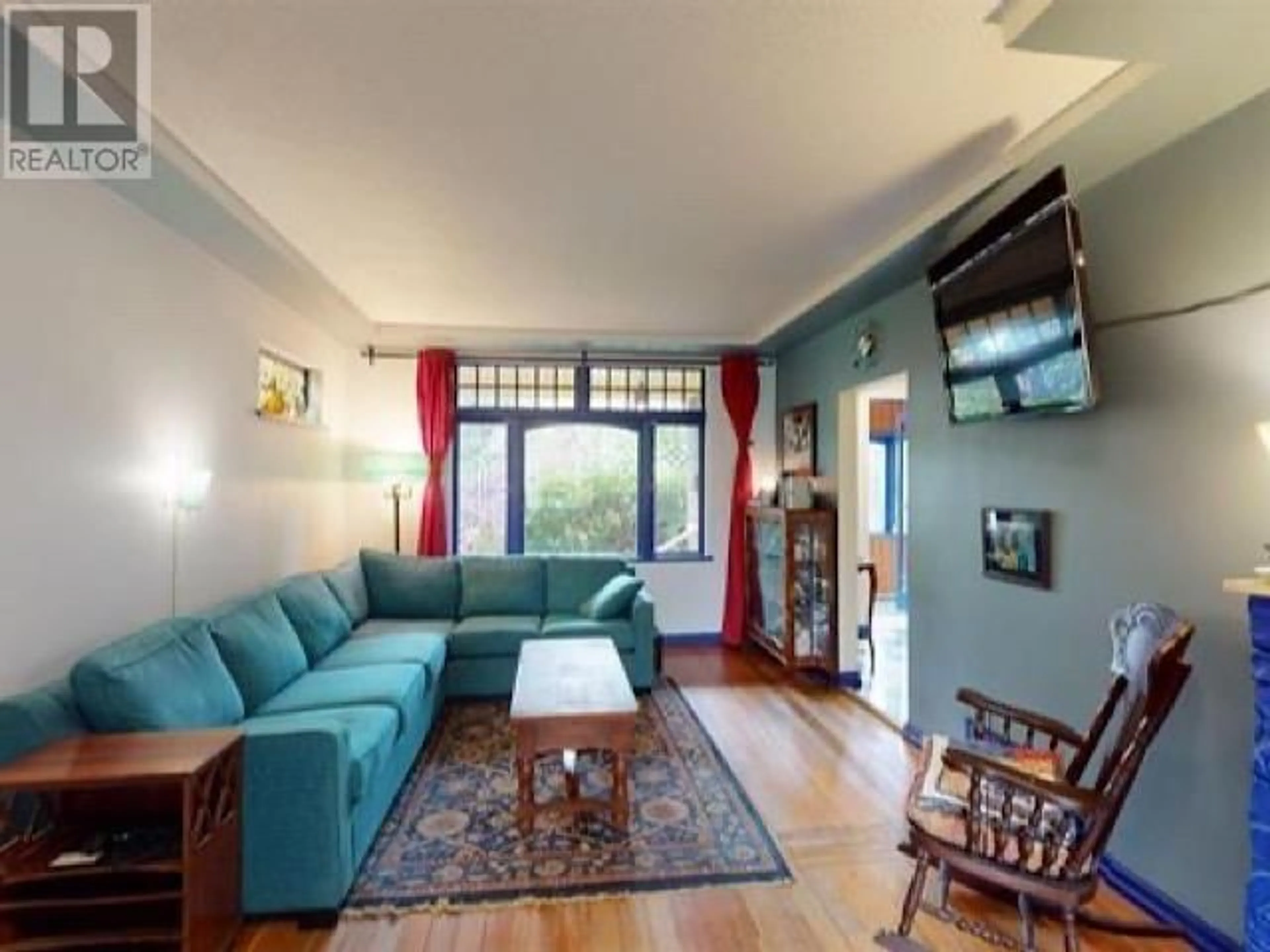 Living room with furniture, unknown for 1159 19 AVENUE, Vancouver British Columbia V5V1K9