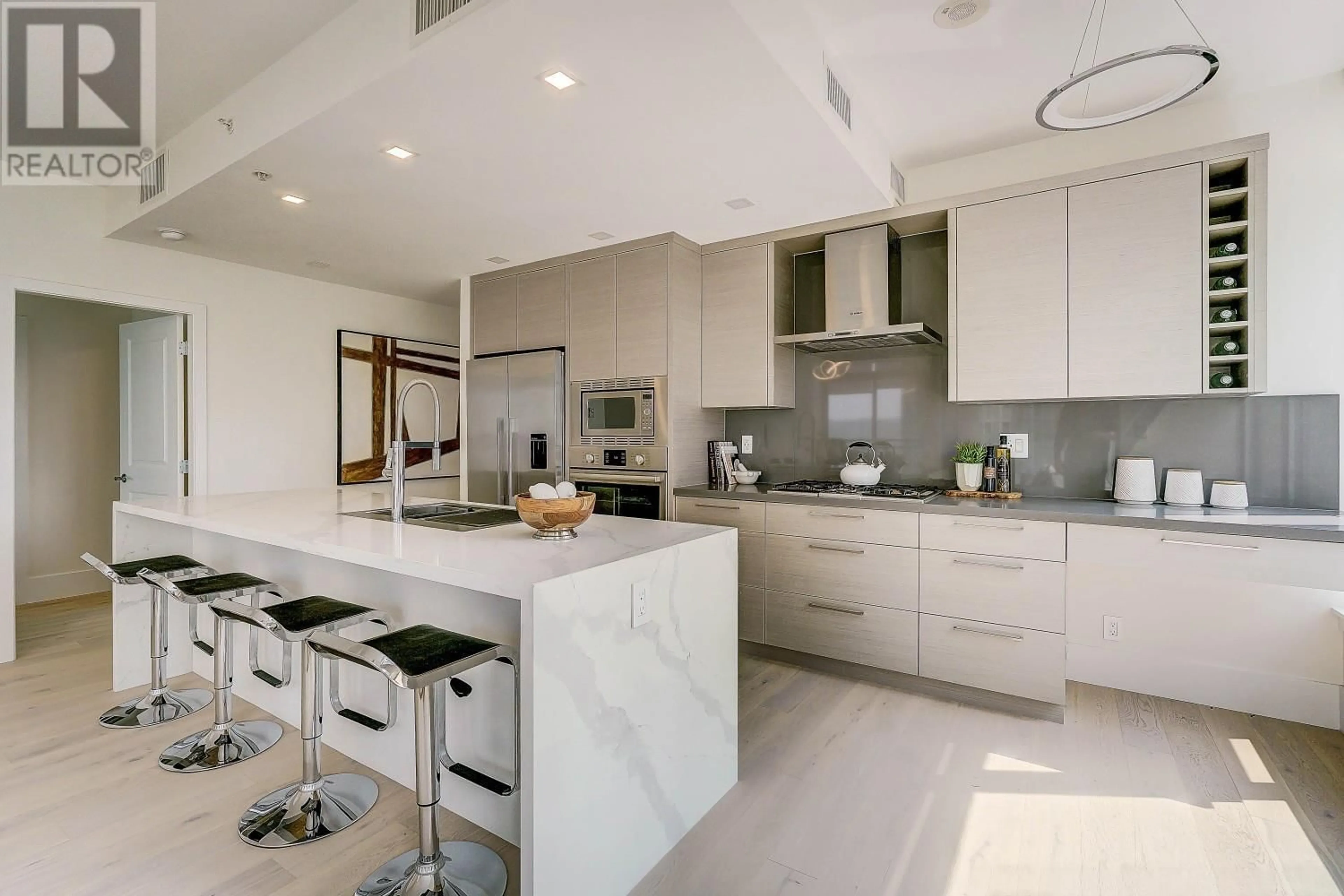 Contemporary kitchen, ceramic/tile floor for 903 - 1211 MELVILLE STREET, Vancouver British Columbia V6E0A7