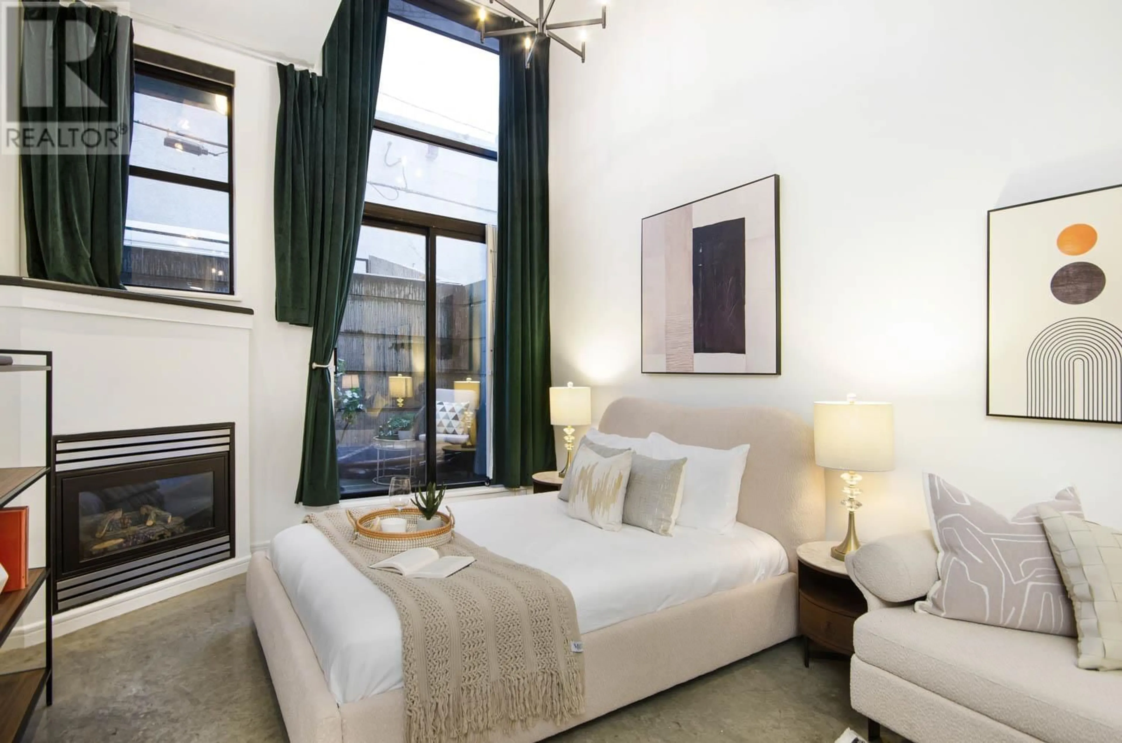 Bedroom with bed, unknown for 223 - 428 8TH AVENUE, Vancouver British Columbia V5Y1N9