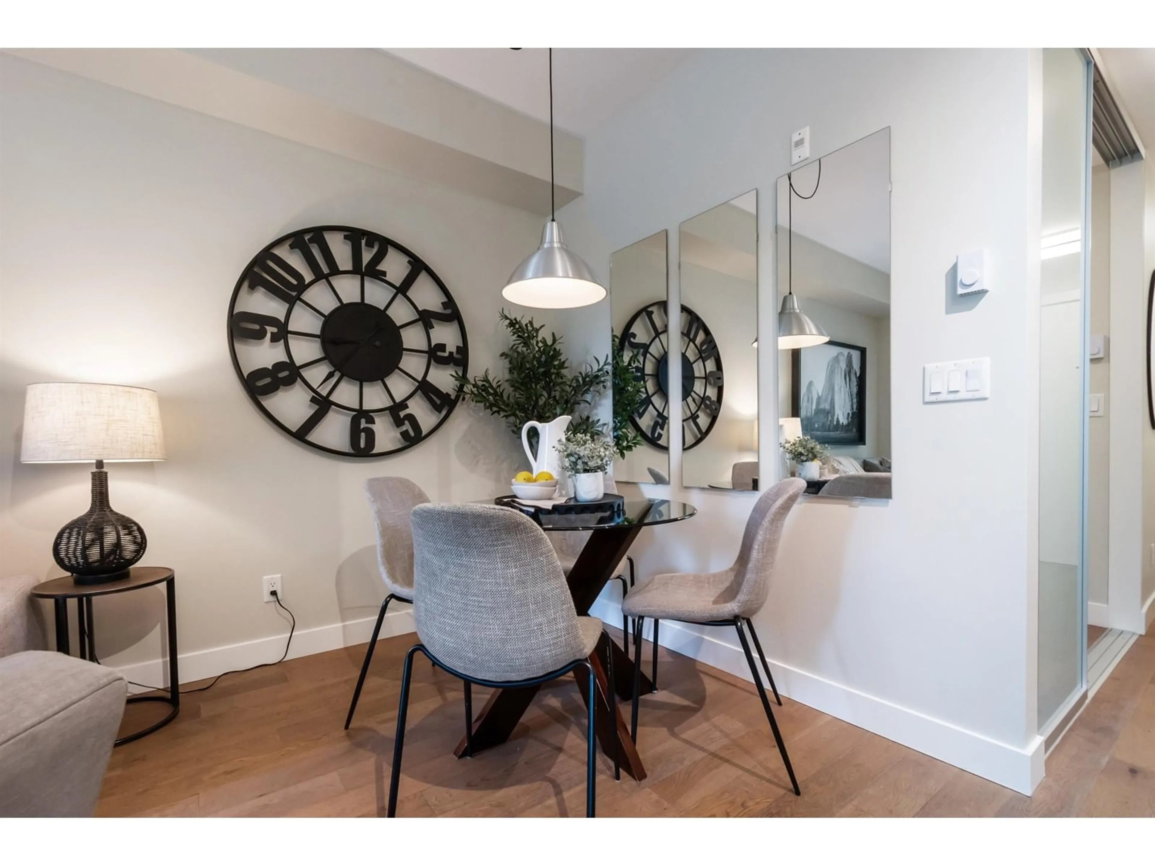 Dining room, wood/laminate floor for 108 - 3090 GLADWIN, Abbotsford British Columbia V2T6K7