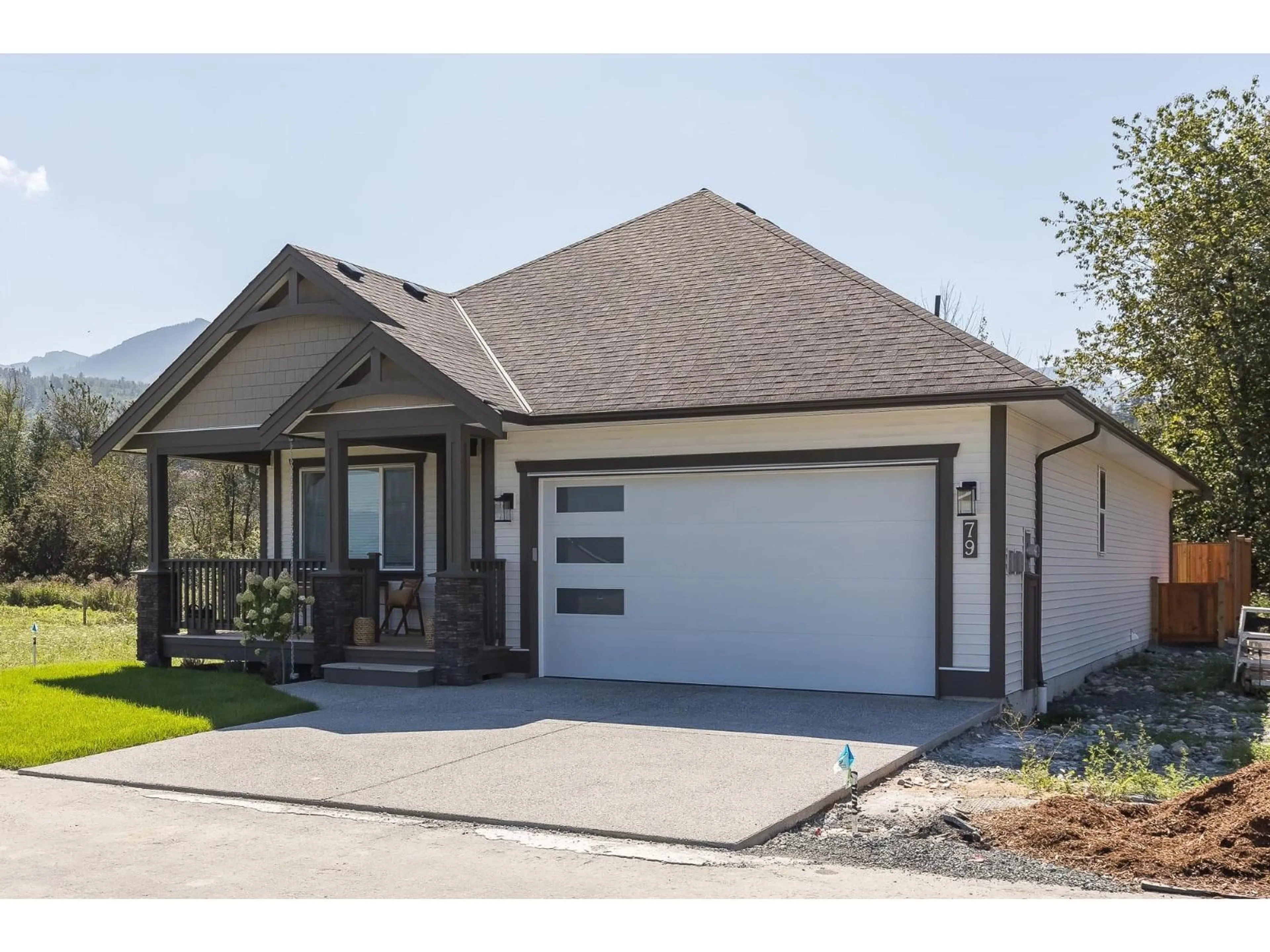 Home with vinyl exterior material, street for 84 - 6211 CHILLIWACK RIVER ROAD, Chilliwack British Columbia V2R6A7