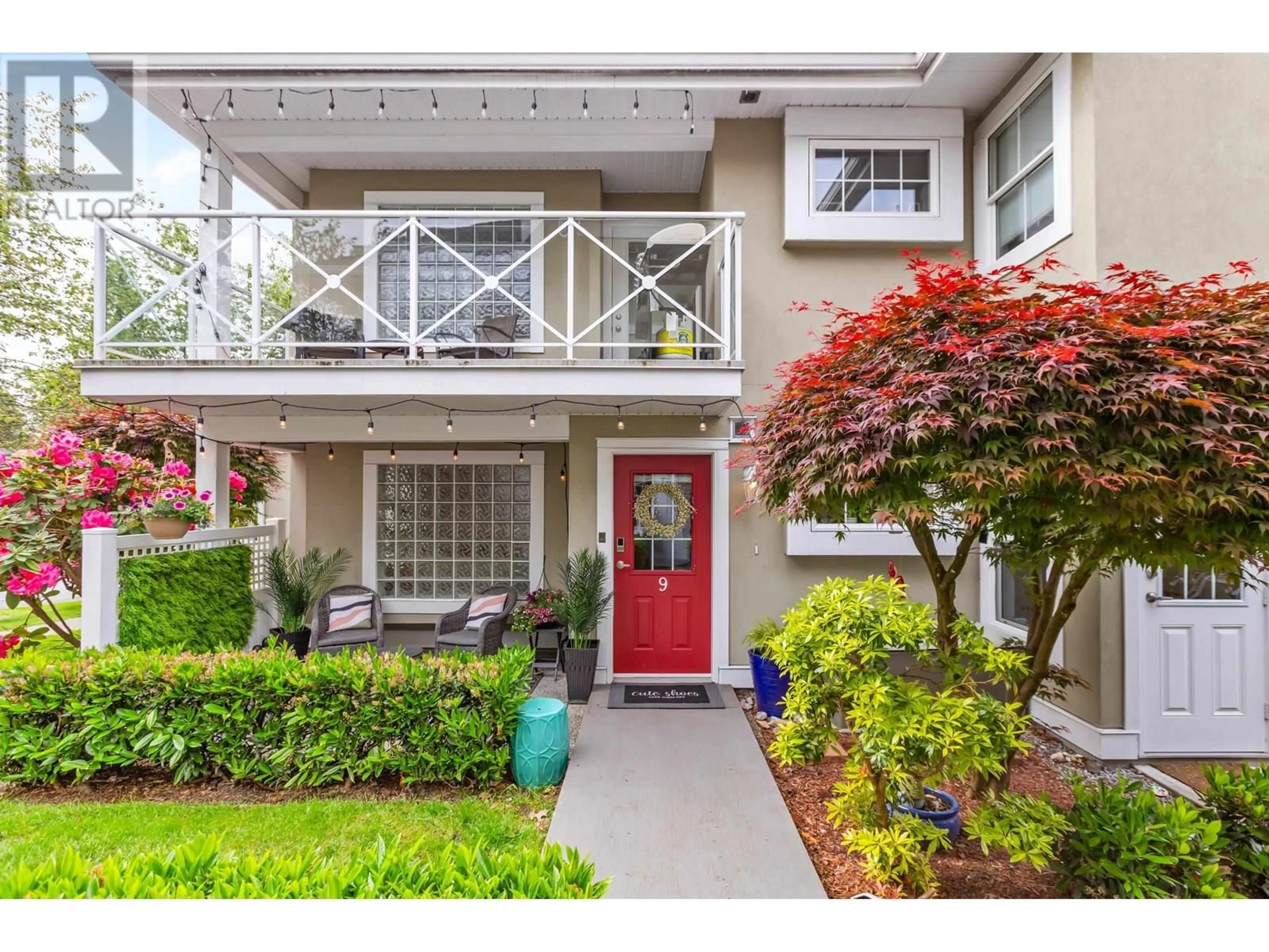 Indoor entryway for 9 - 23560 119 AVENUE, Maple Ridge British Columbia V4R2P5
