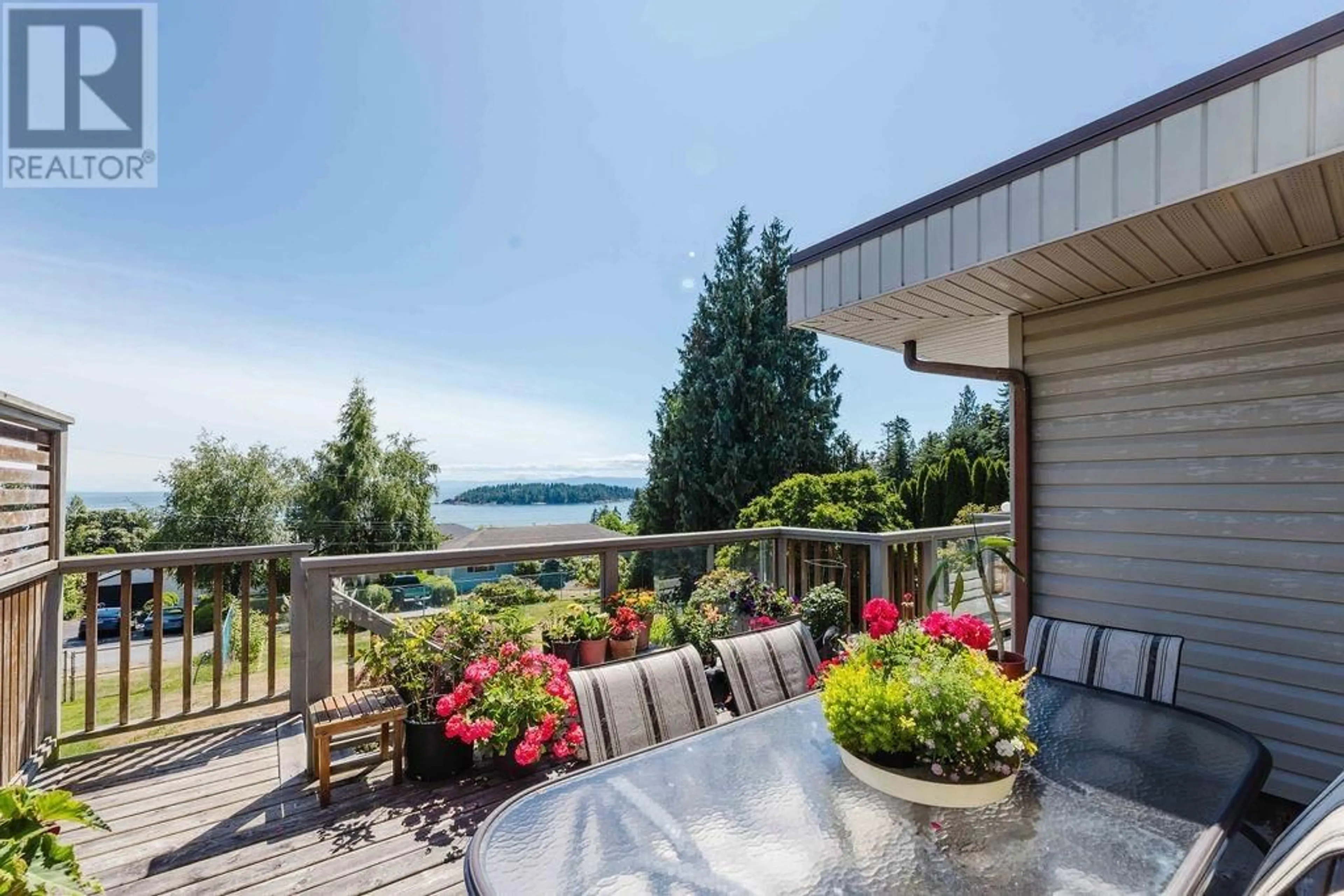 Patio, water/lake/river/ocean view for 6505 MEIER ROAD, Sechelt British Columbia V7Z0S8