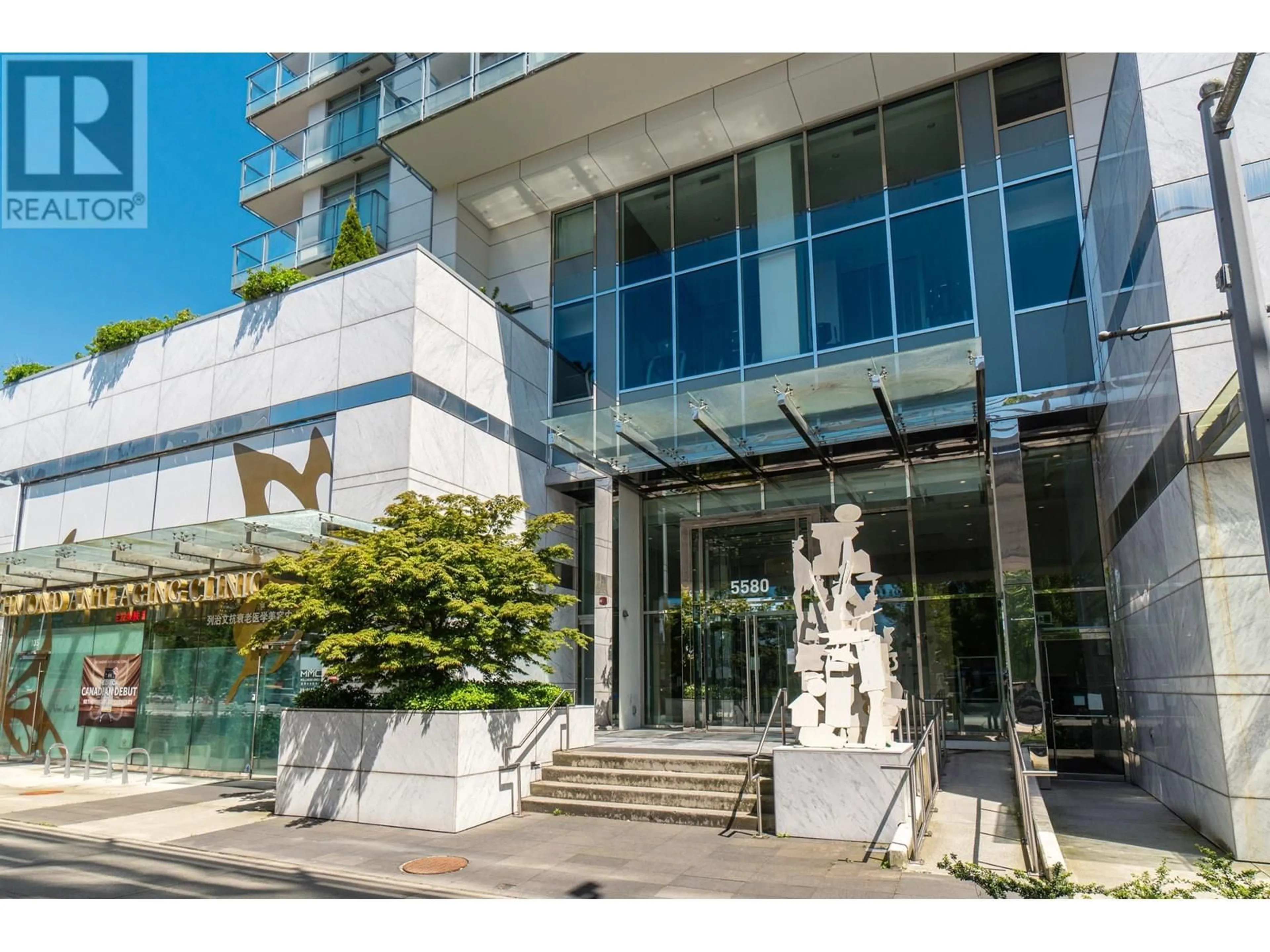 Indoor foyer for 1511 - 5580 NO. 3 ROAD, Richmond British Columbia V6X0R8