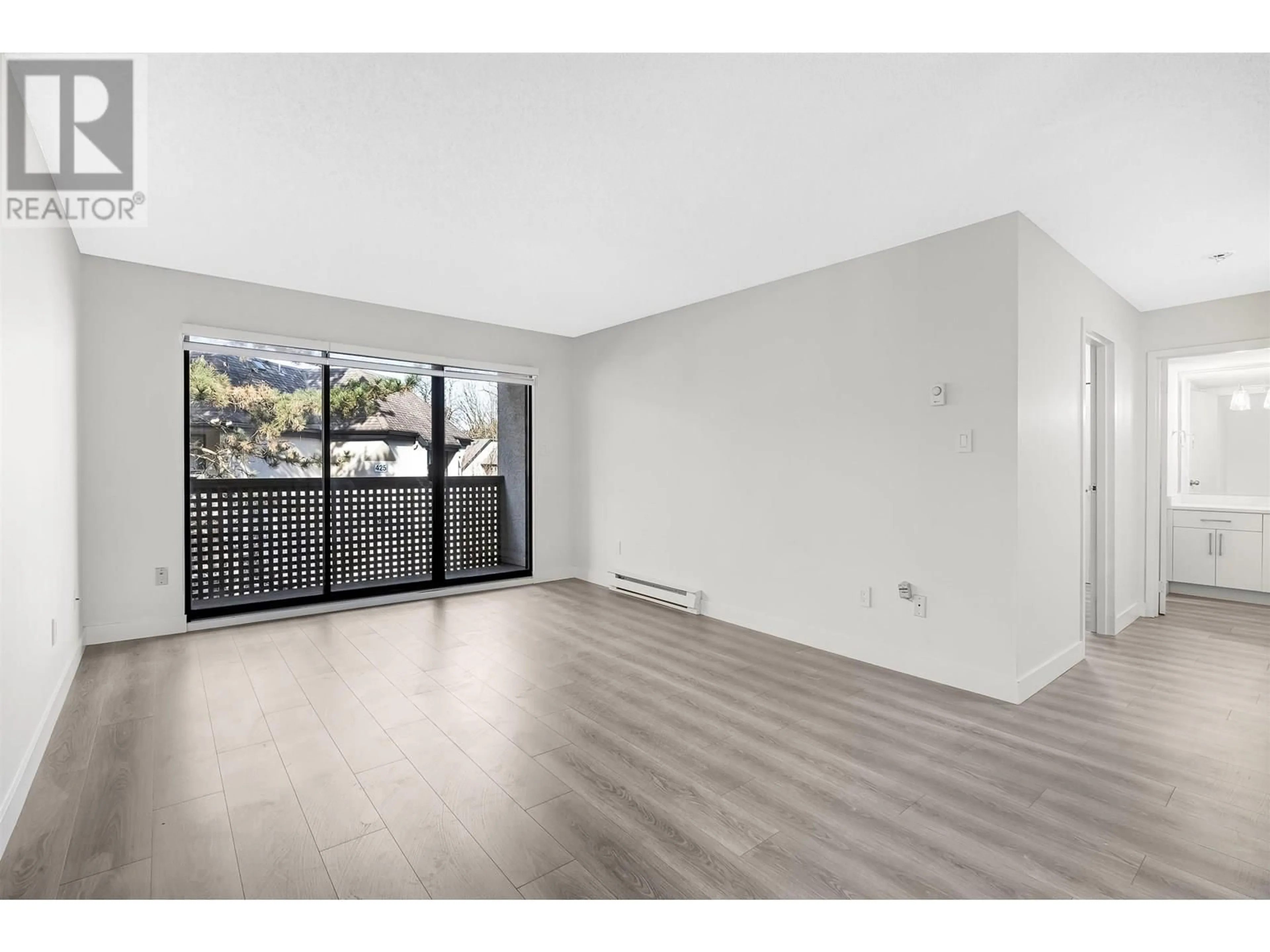 A pic of a room for 309 - 385 GINGER DRIVE, New Westminster British Columbia V3L5L6