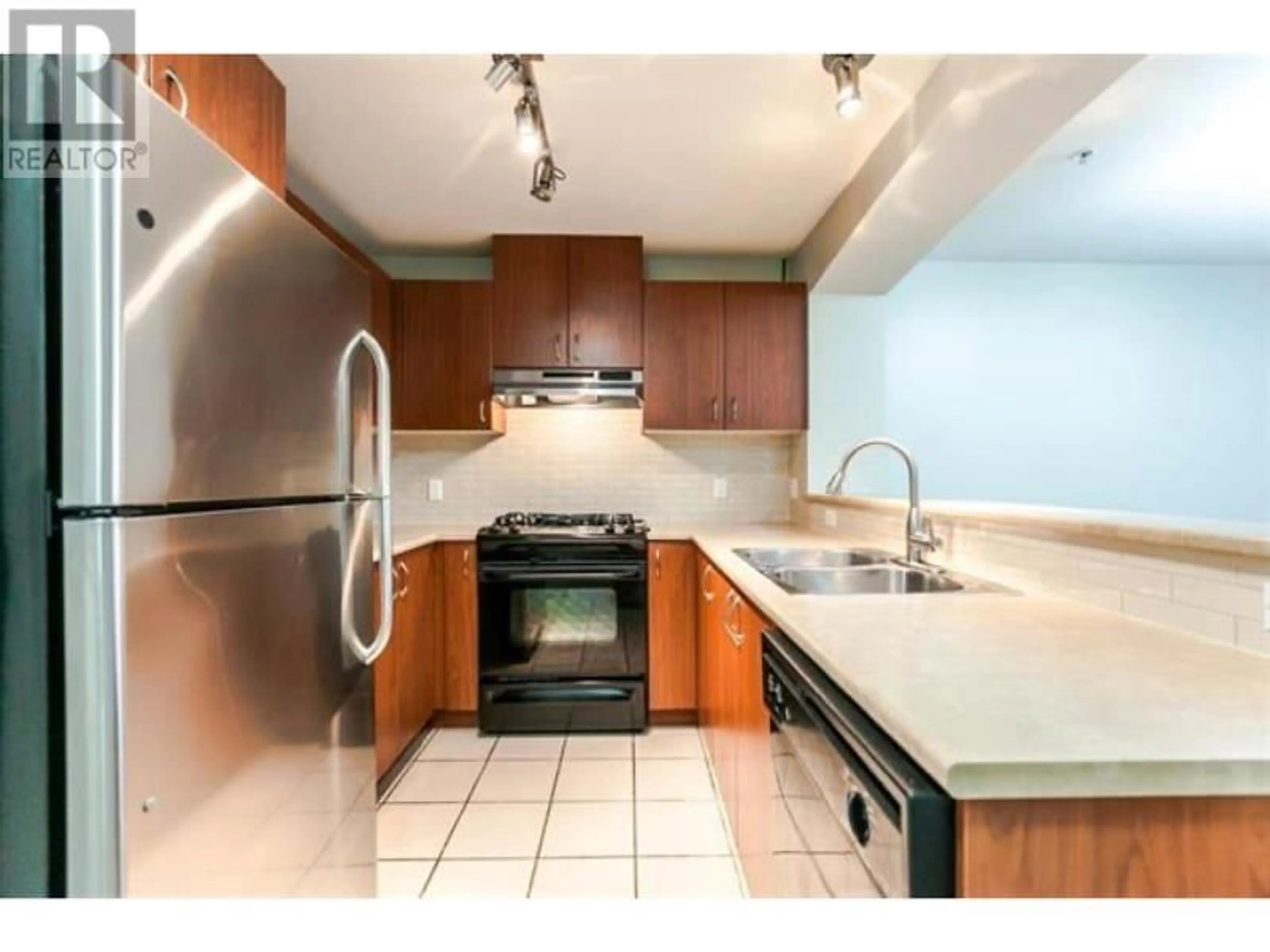Standard kitchen, ceramic/tile floor for 114 - 9283 GOVERNMENT STREET, Burnaby British Columbia V3N0A5