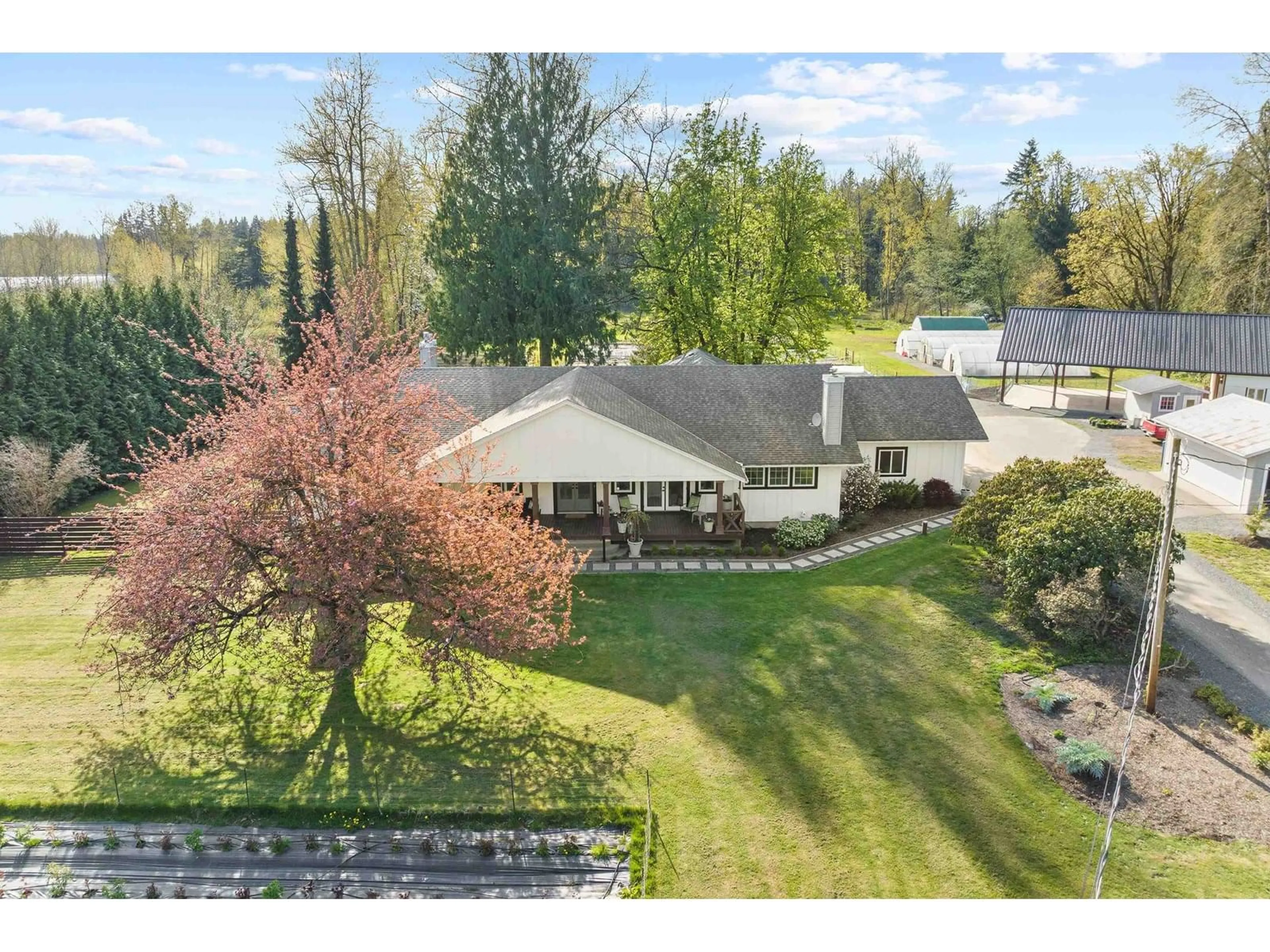 A pic from outside/outdoor area/front of a property/back of a property/a pic from drone, unknown for 5441 256, Langley British Columbia V4W1E7