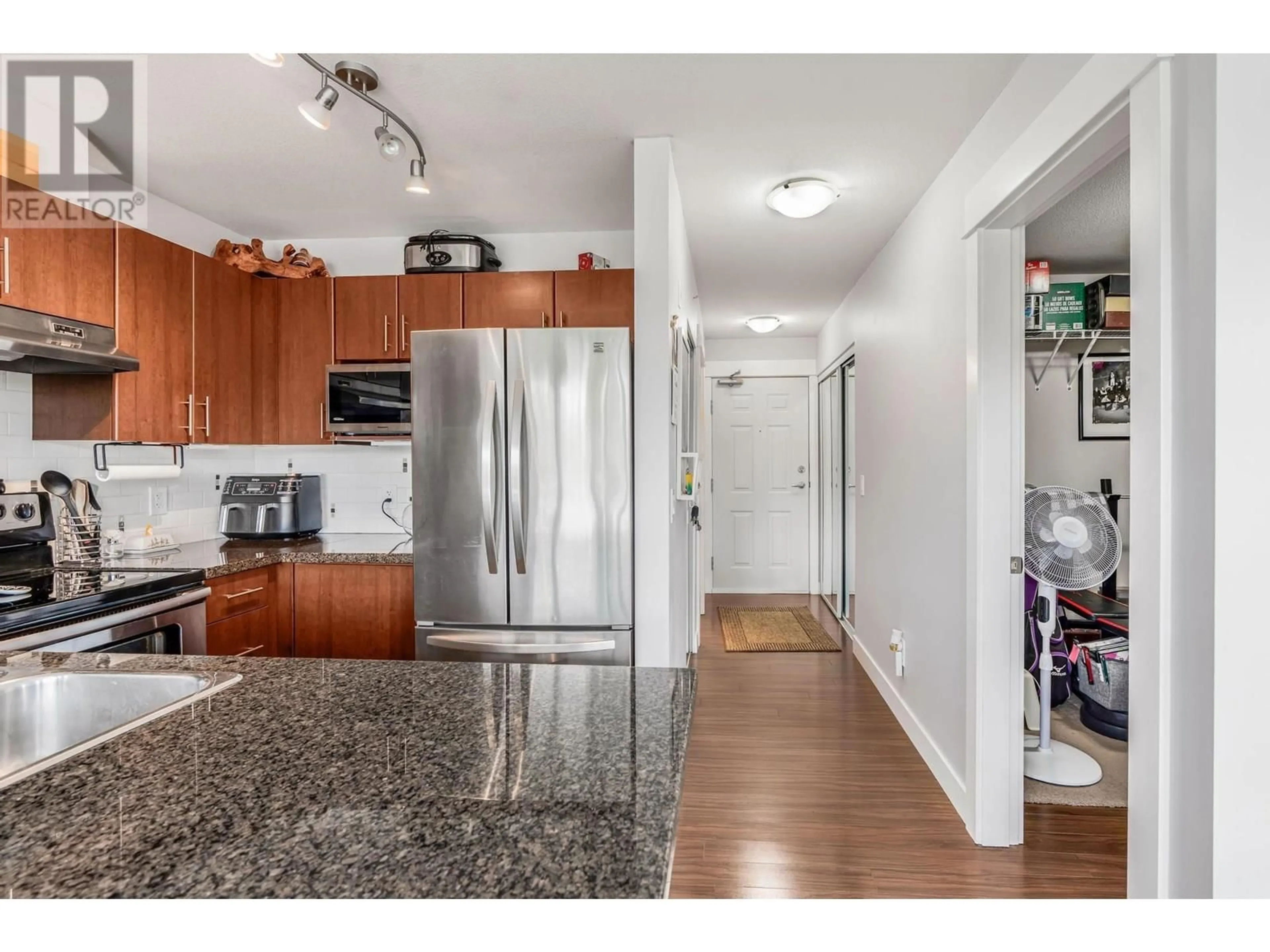 Standard kitchen, unknown for 322 - 12085 228 STREET, Maple Ridge British Columbia V2X6M2