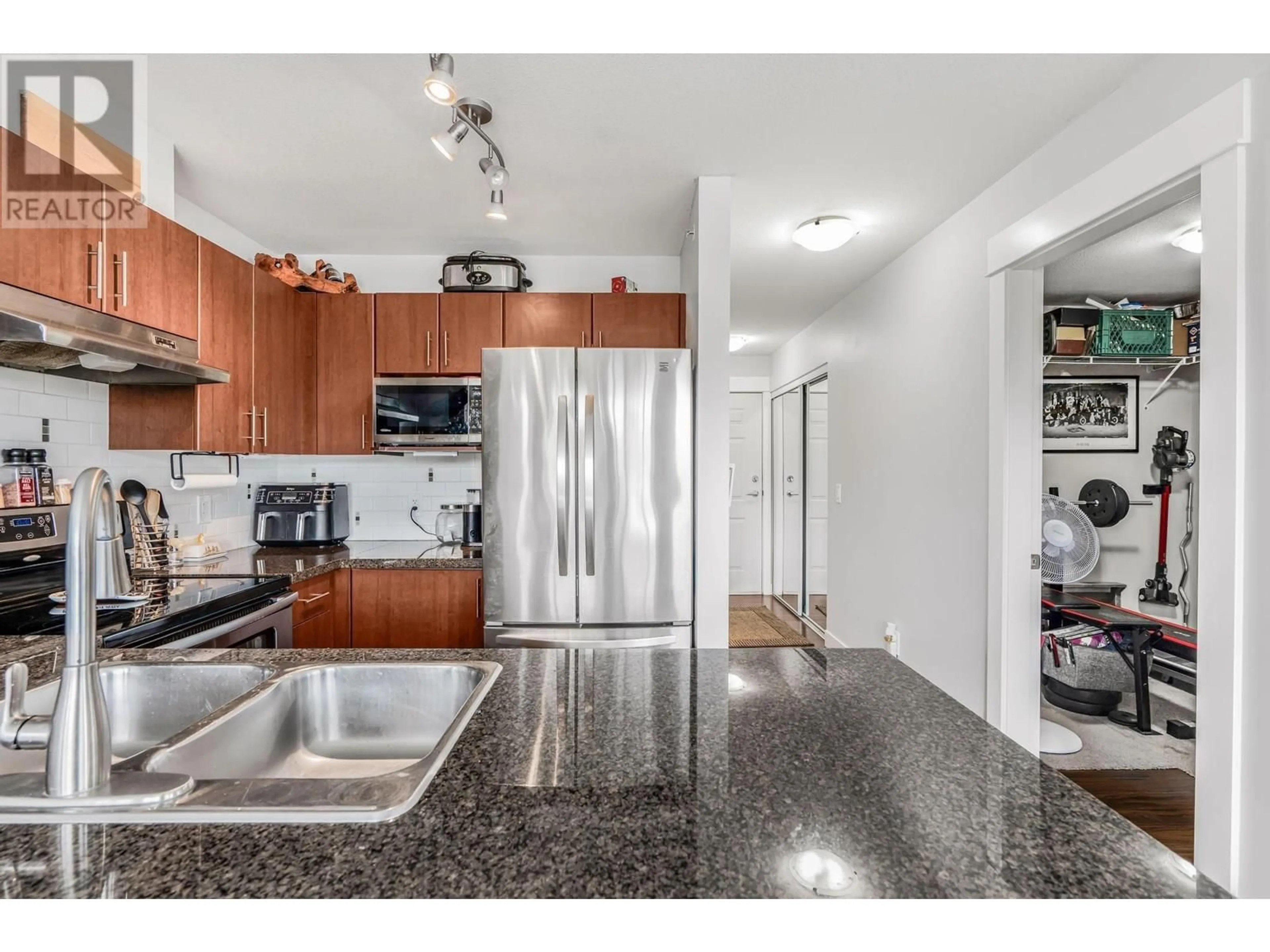 Standard kitchen, unknown for 322 - 12085 228 STREET, Maple Ridge British Columbia V2X6M2