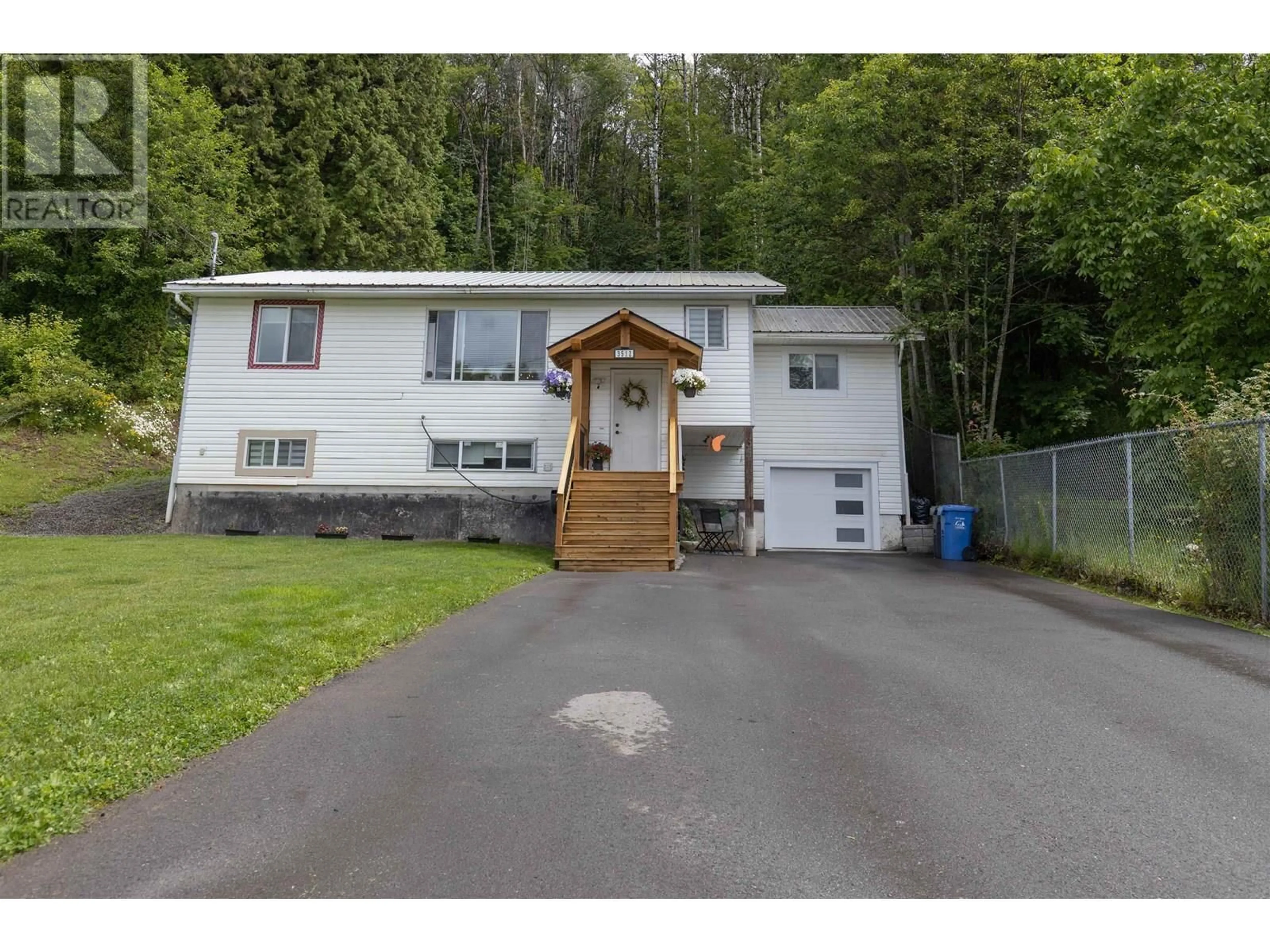 Home with vinyl exterior material, unknown for 3512 HANSON STREET, Terrace British Columbia V8G2L7