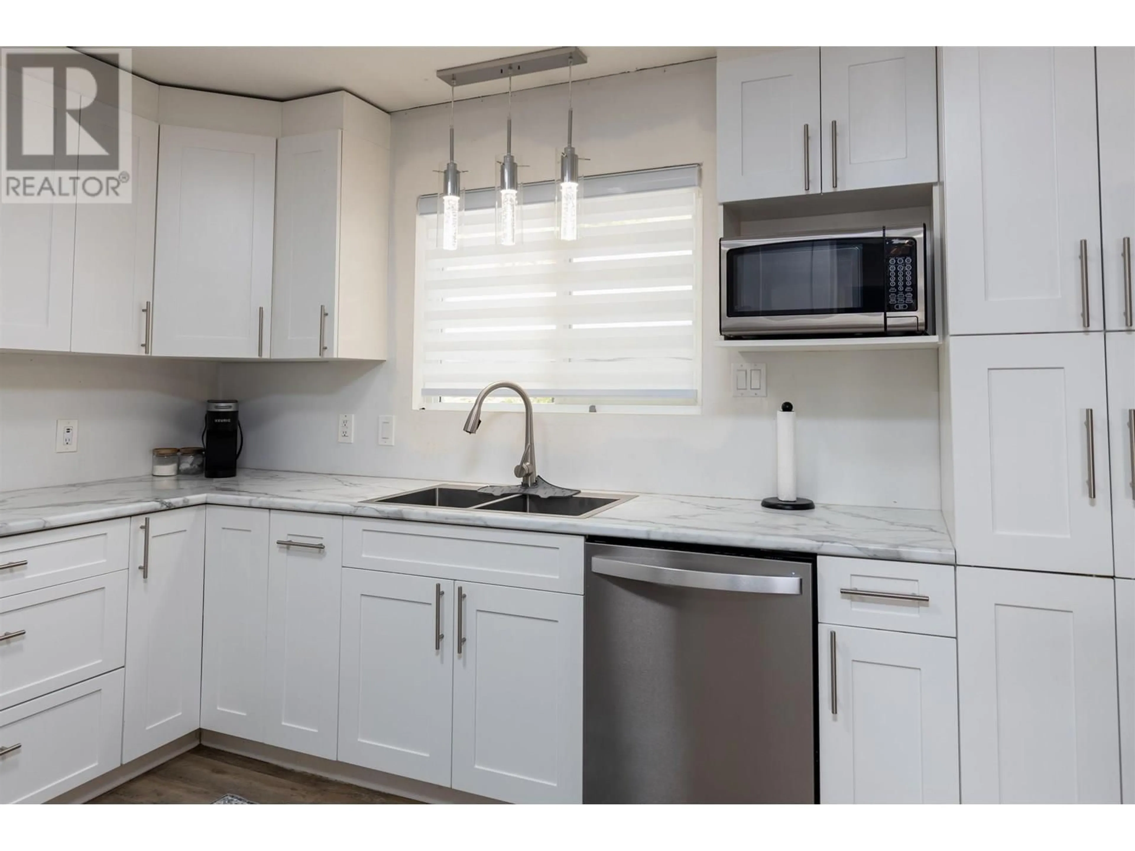 Standard kitchen, ceramic/tile floor for 3512 HANSON STREET, Terrace British Columbia V8G2L7