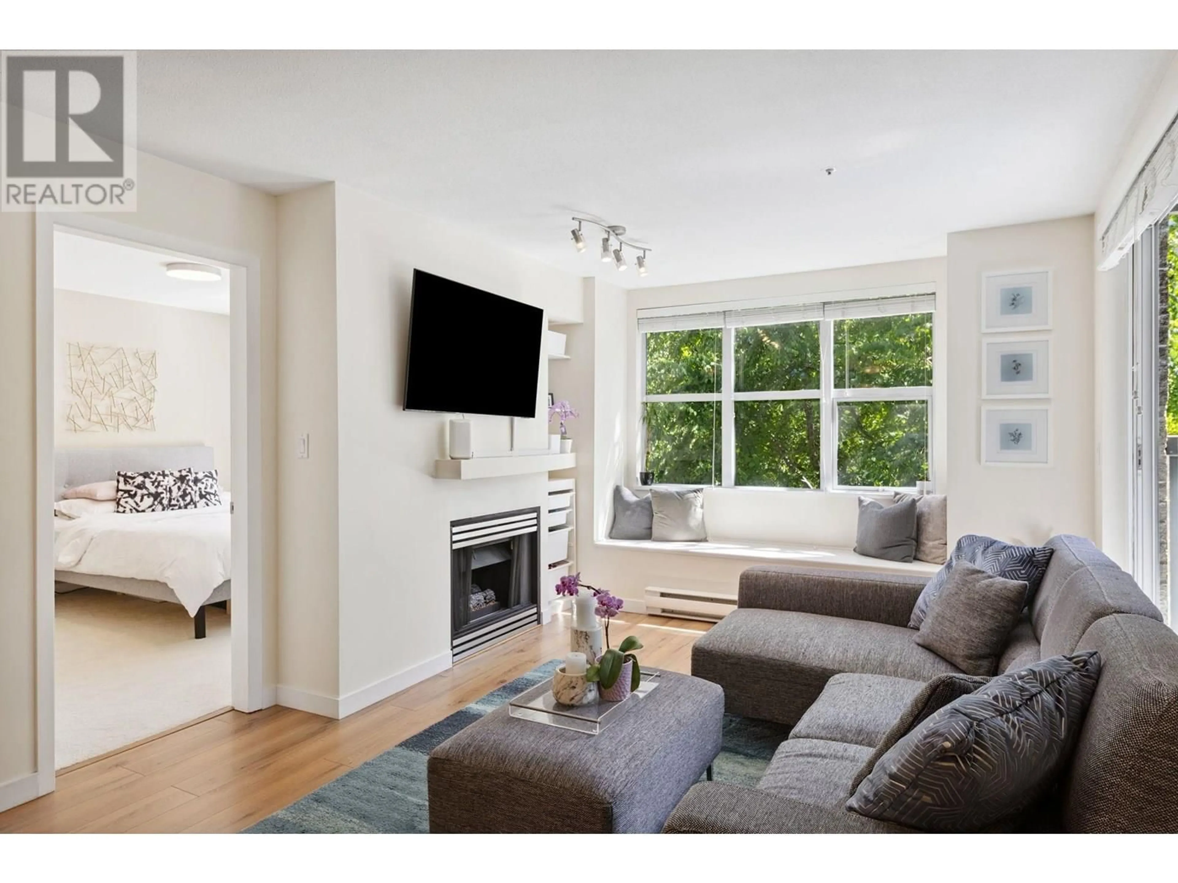 Living room with furniture, unknown for 309 - 2288 MARSTRAND AVENUE, Vancouver British Columbia V6K4S9