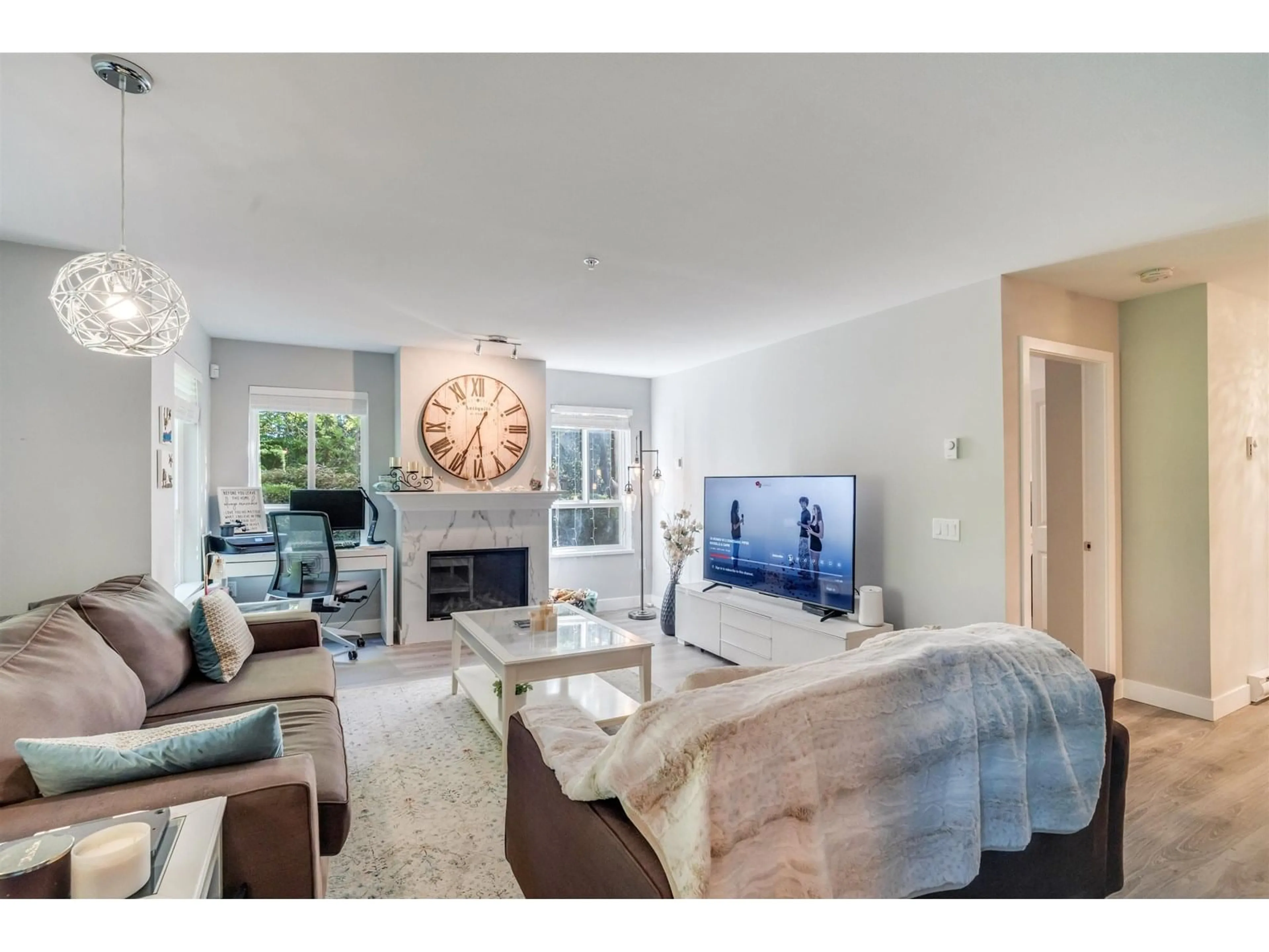 Living room with furniture, unknown for 111 - 15895 84, Surrey British Columbia V3S2N8