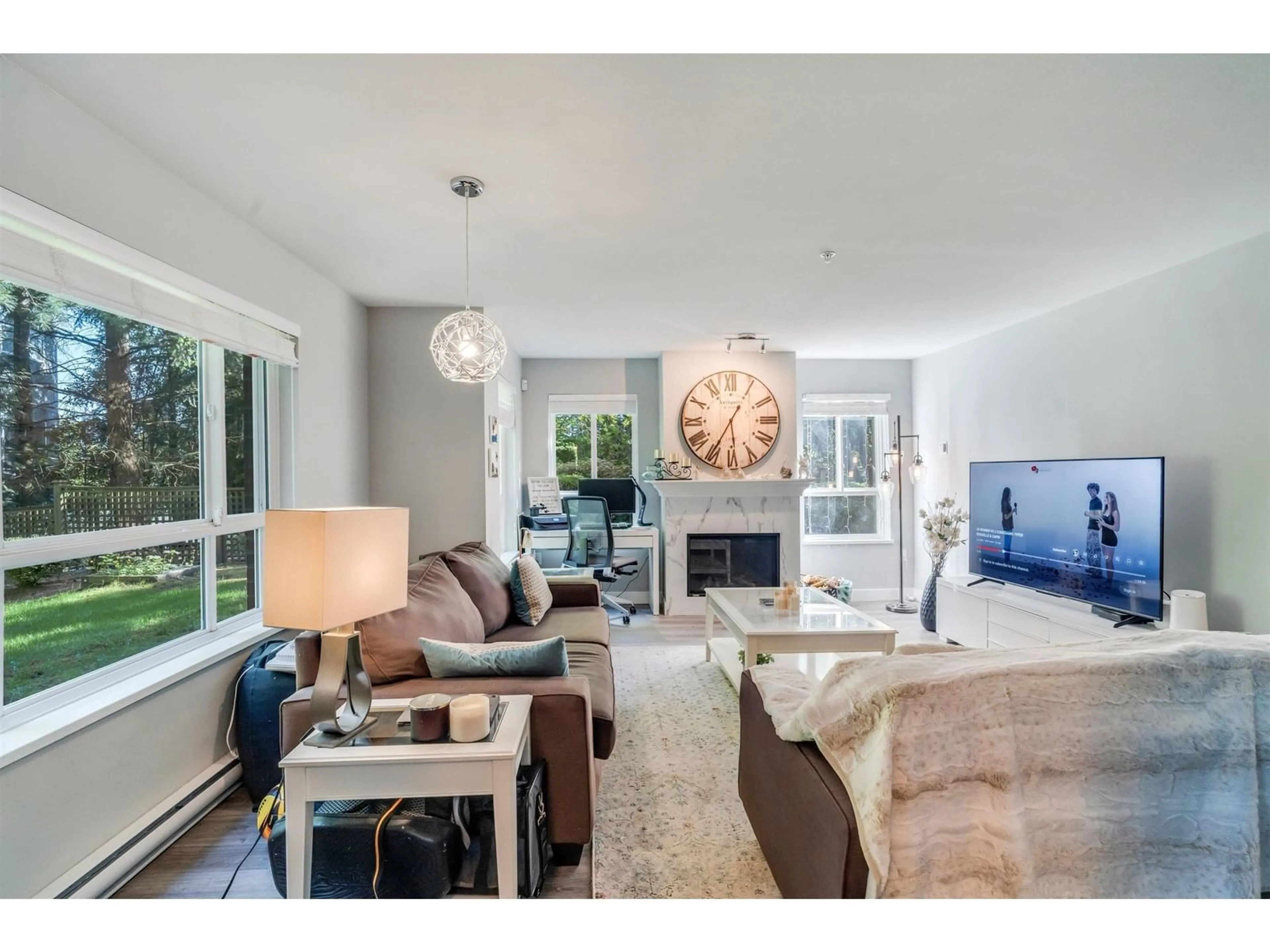 Living room with furniture, unknown for 111 - 15895 84, Surrey British Columbia V3S2N8