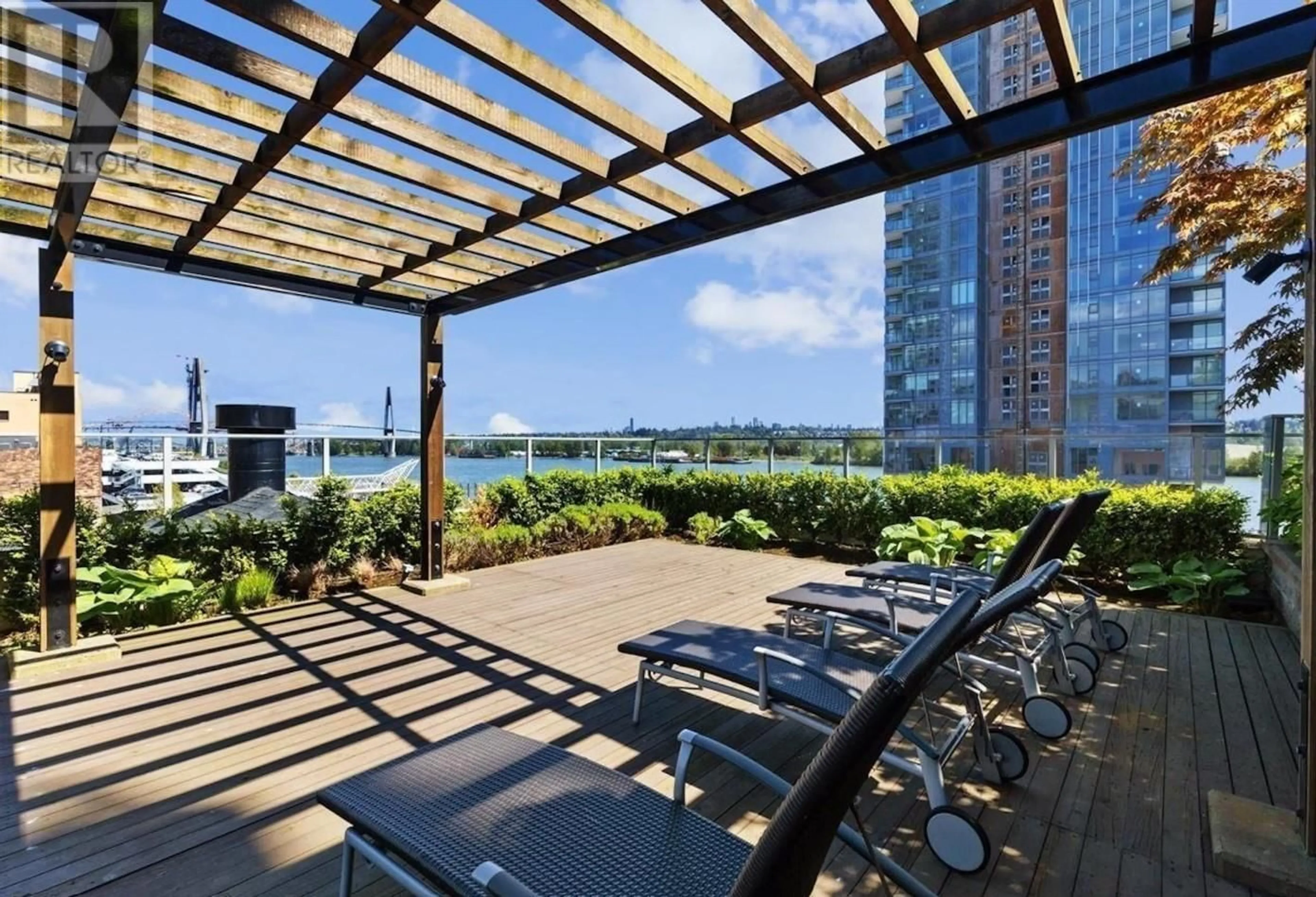 Patio, water/lake/river/ocean view for 1107 - 668 COLUMBIA STREET, New Westminster British Columbia V3M1A9