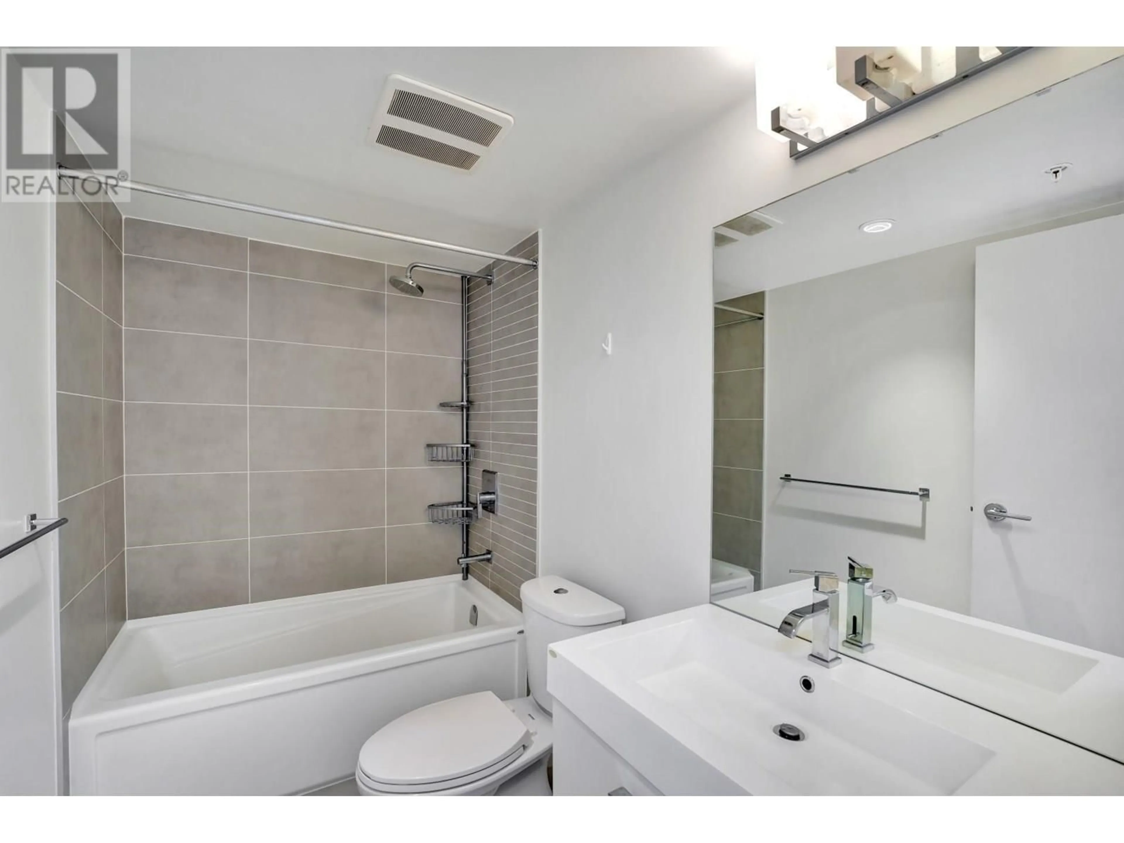 Standard bathroom, ceramic/tile floor for 1107 - 668 COLUMBIA STREET, New Westminster British Columbia V3M1A9