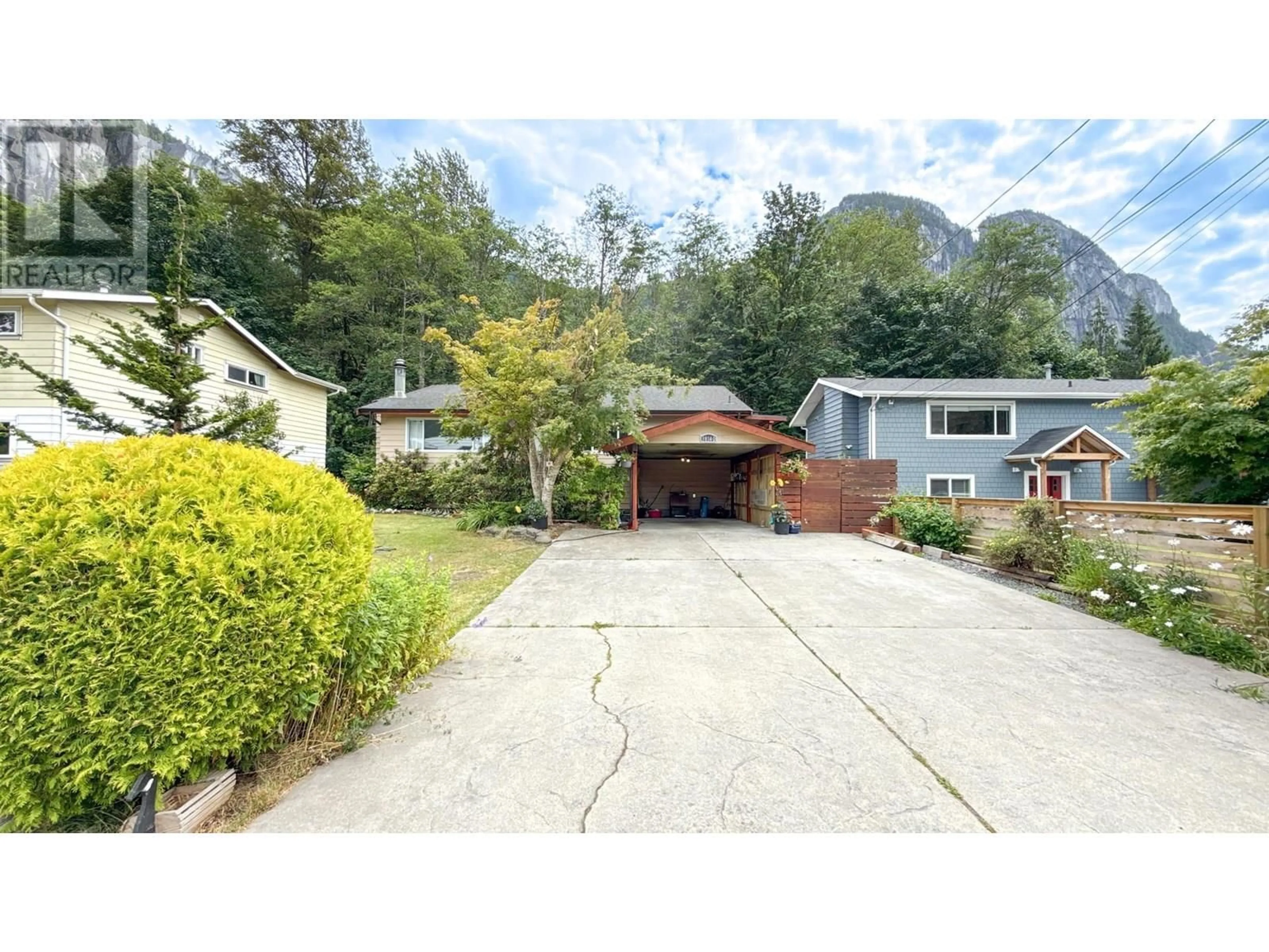 A pic from outside/outdoor area/front of a property/back of a property/a pic from drone, mountain view for 38140 GUILFORD DRIVE, Squamish British Columbia V8B0X4