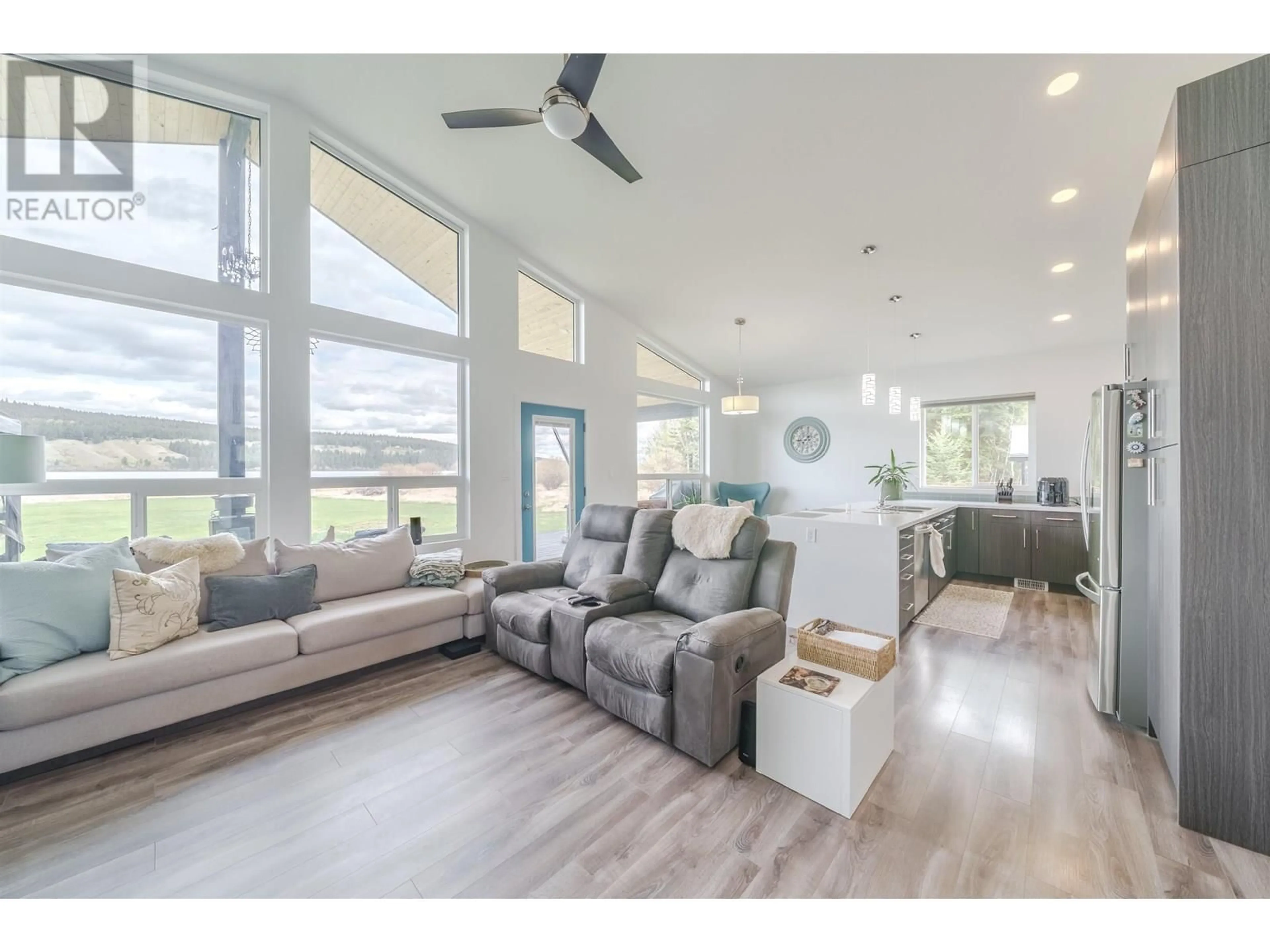 Living room with furniture, unknown for 6199 HUNT ROAD, 100 Mile House British Columbia V0K2E3