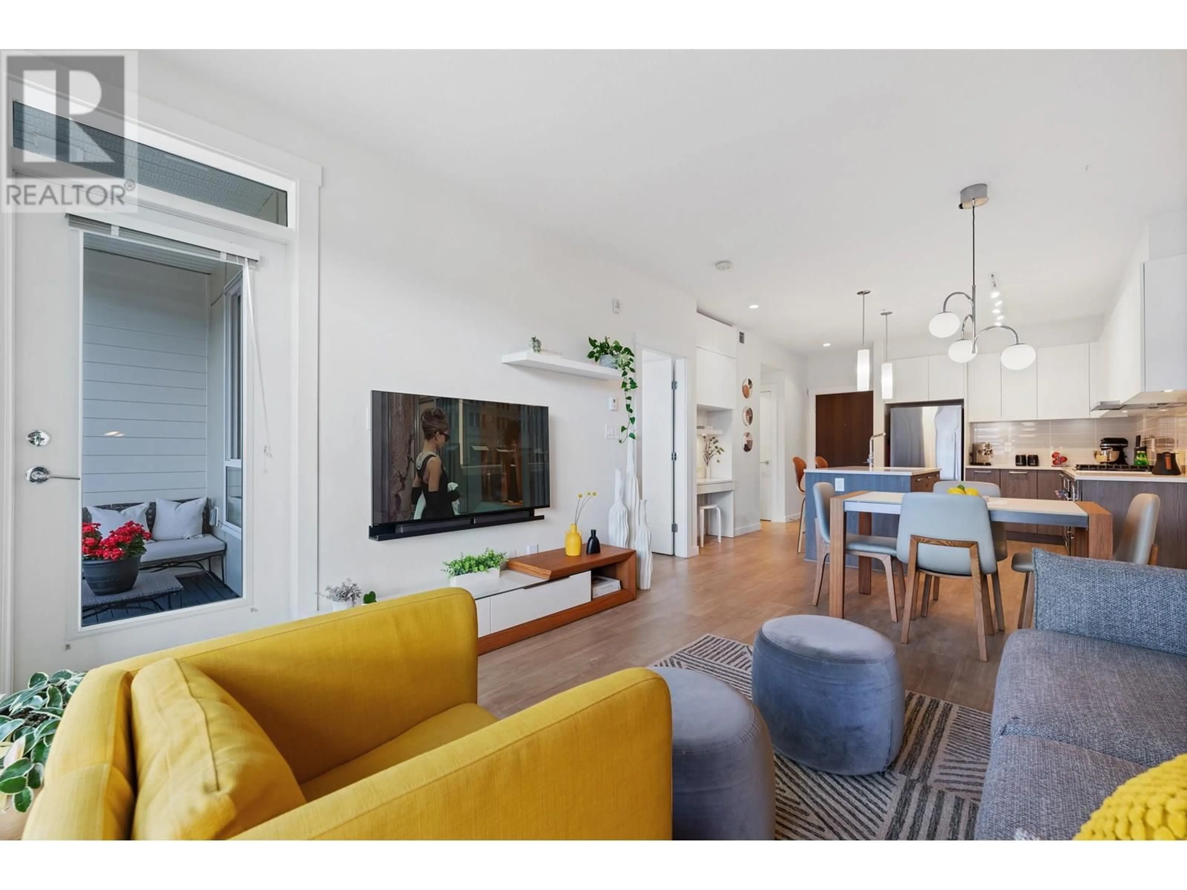 Living room with furniture, unknown for 307 - 625 3RD STREET, North Vancouver British Columbia V7L1G6
