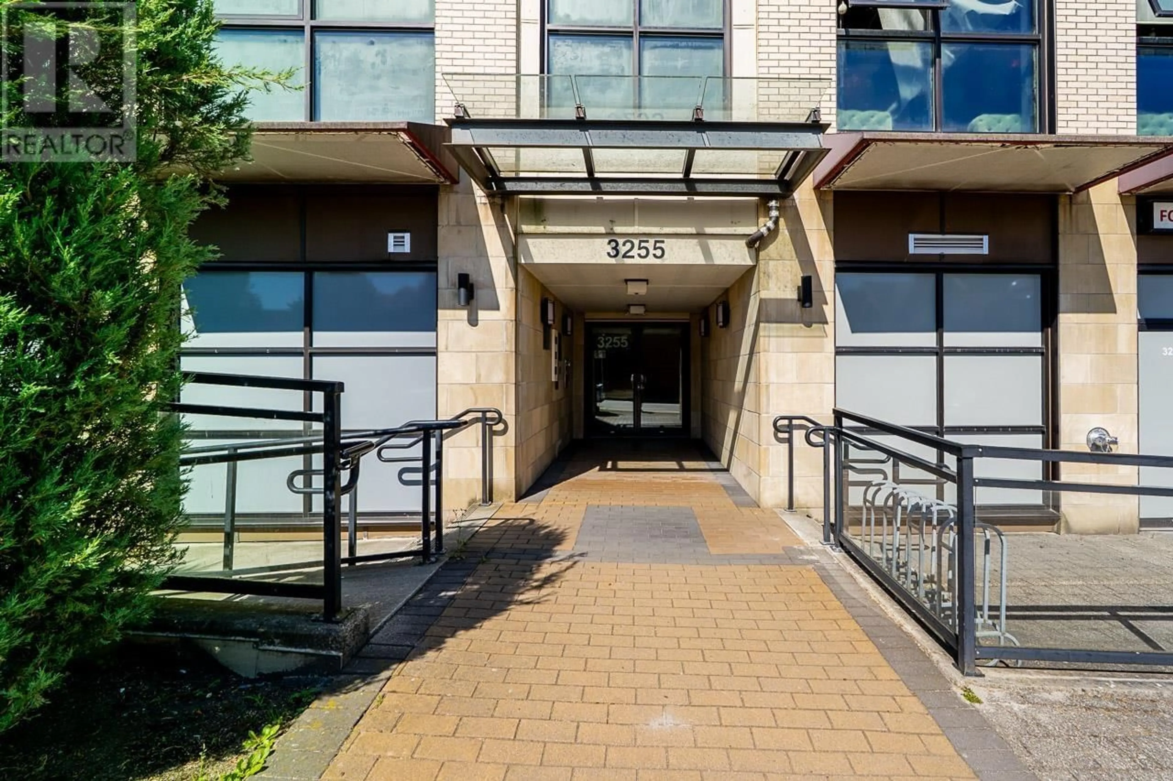 Unknown for PH2 - 3255 SMITH AVENUE, Burnaby British Columbia V5G0B5