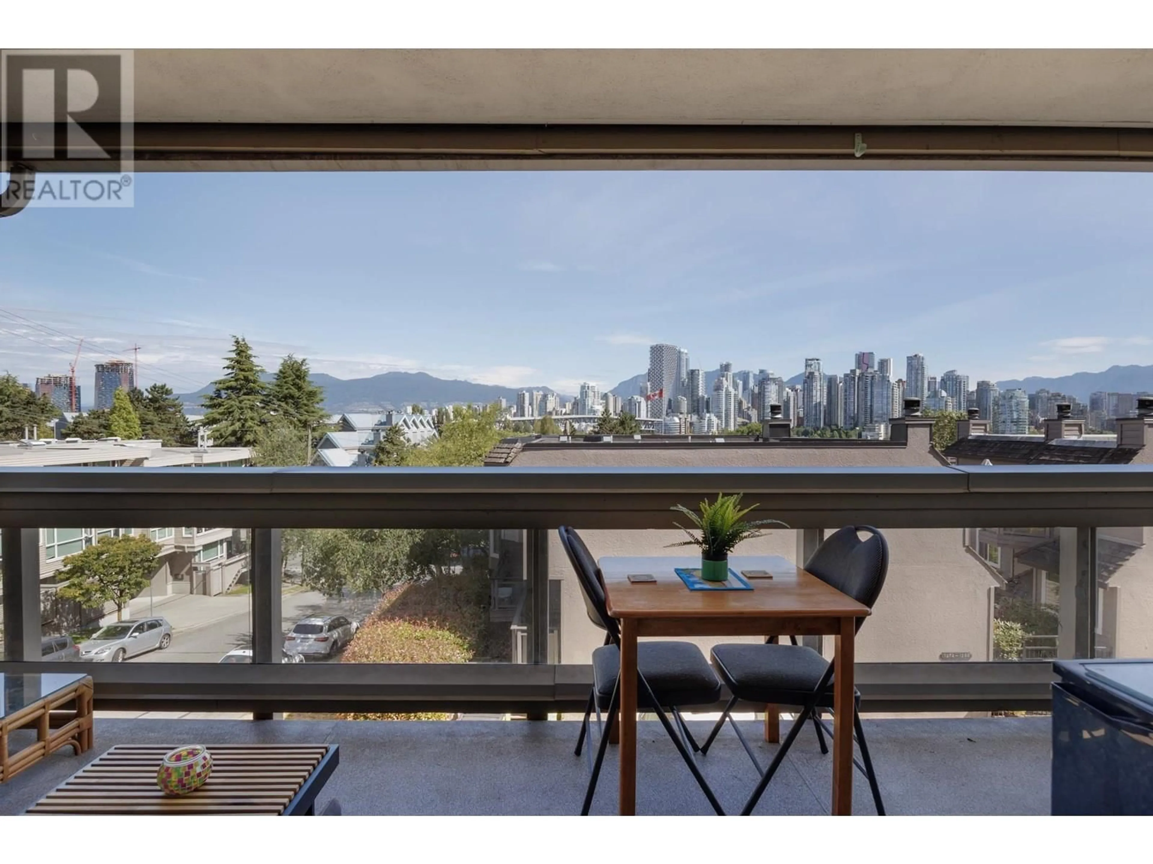 Balcony in the apartment, water/lake/river/ocean view for 203 - 1299 7TH AVENUE, Vancouver British Columbia V6H1B7