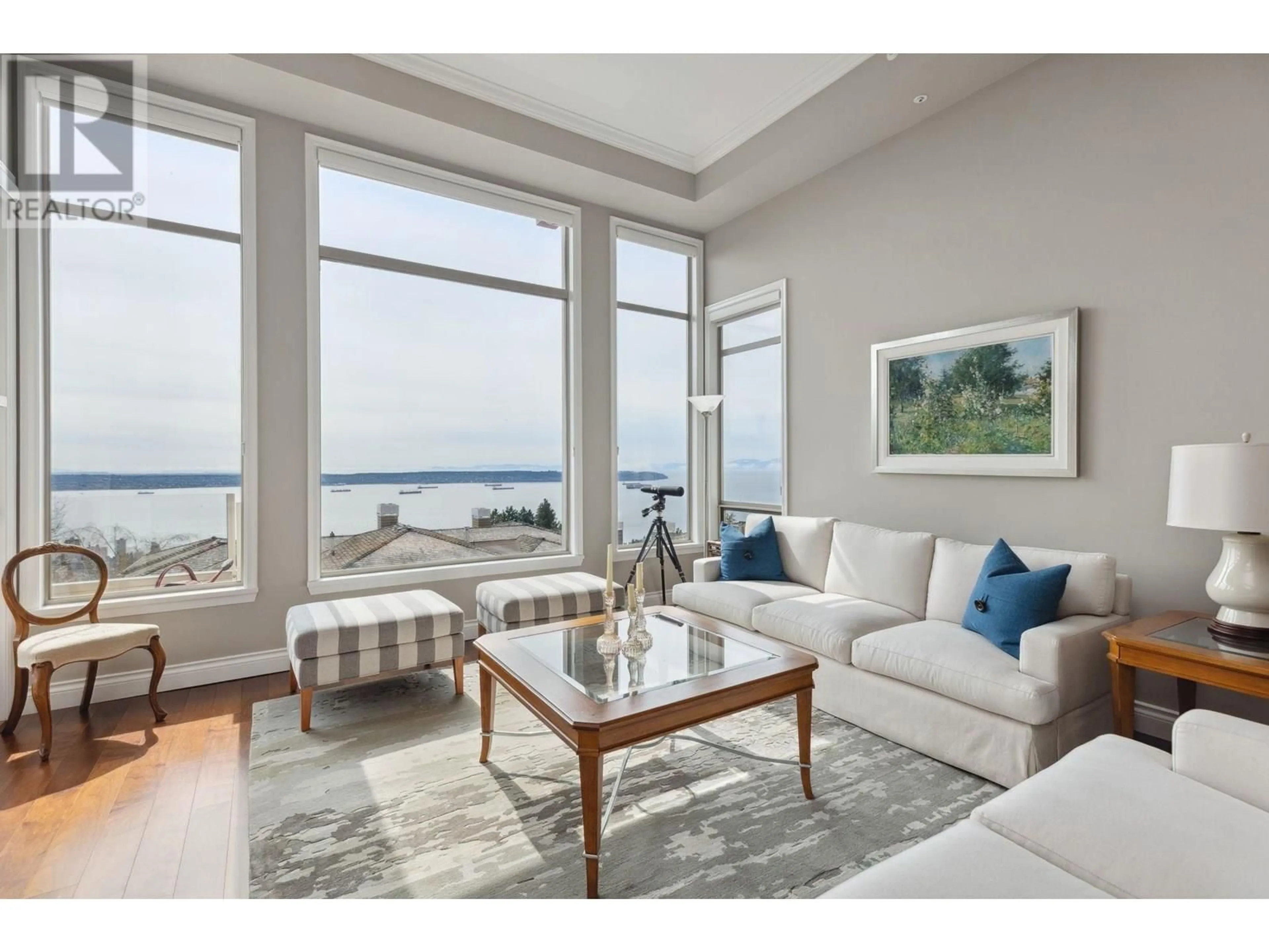 Living room with furniture, unknown for 2416 CARR LANE, West Vancouver British Columbia V7S3H5