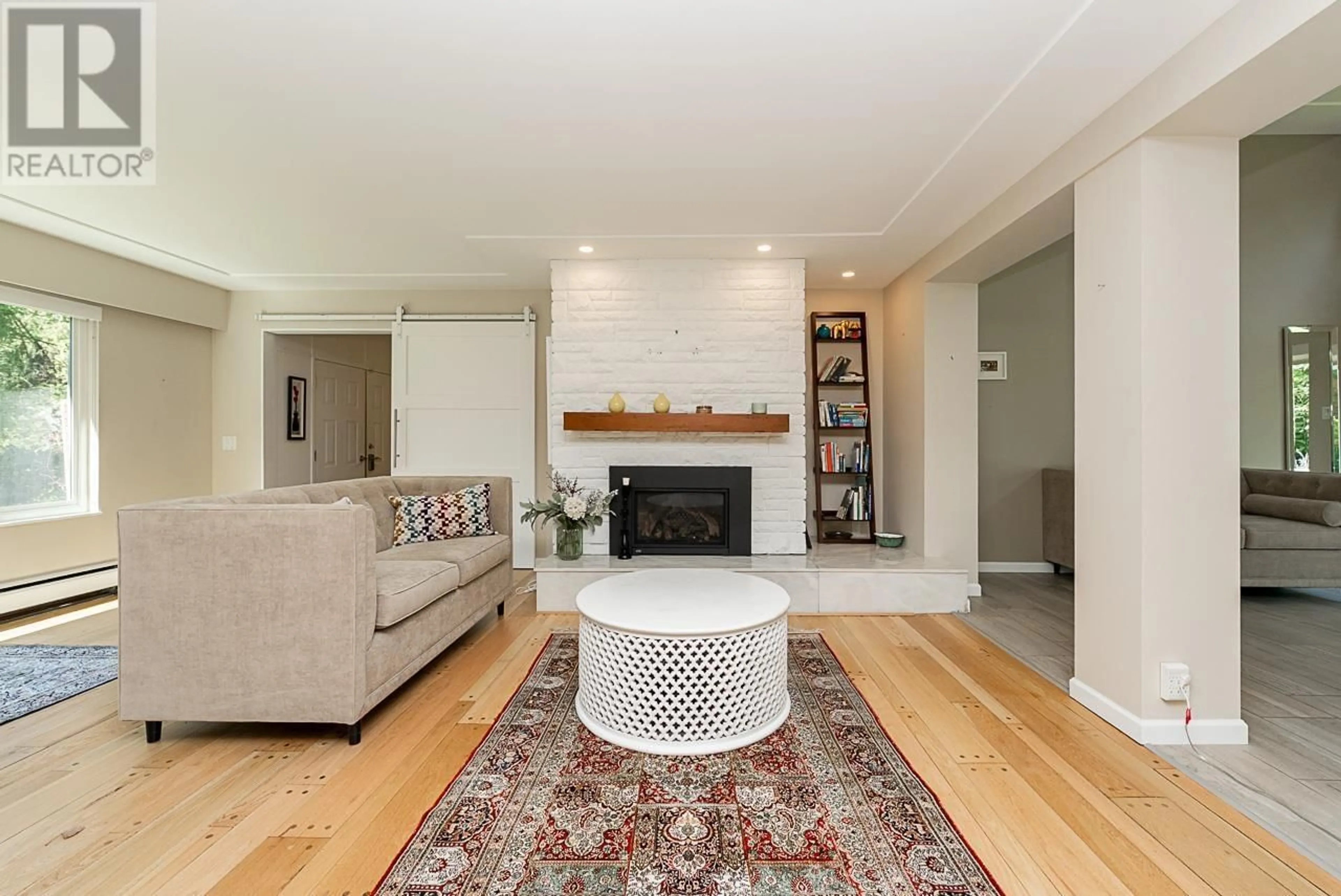 Living room with furniture, unknown for 4151 TYTAHUN CRESCENT, Vancouver British Columbia V5N3N1