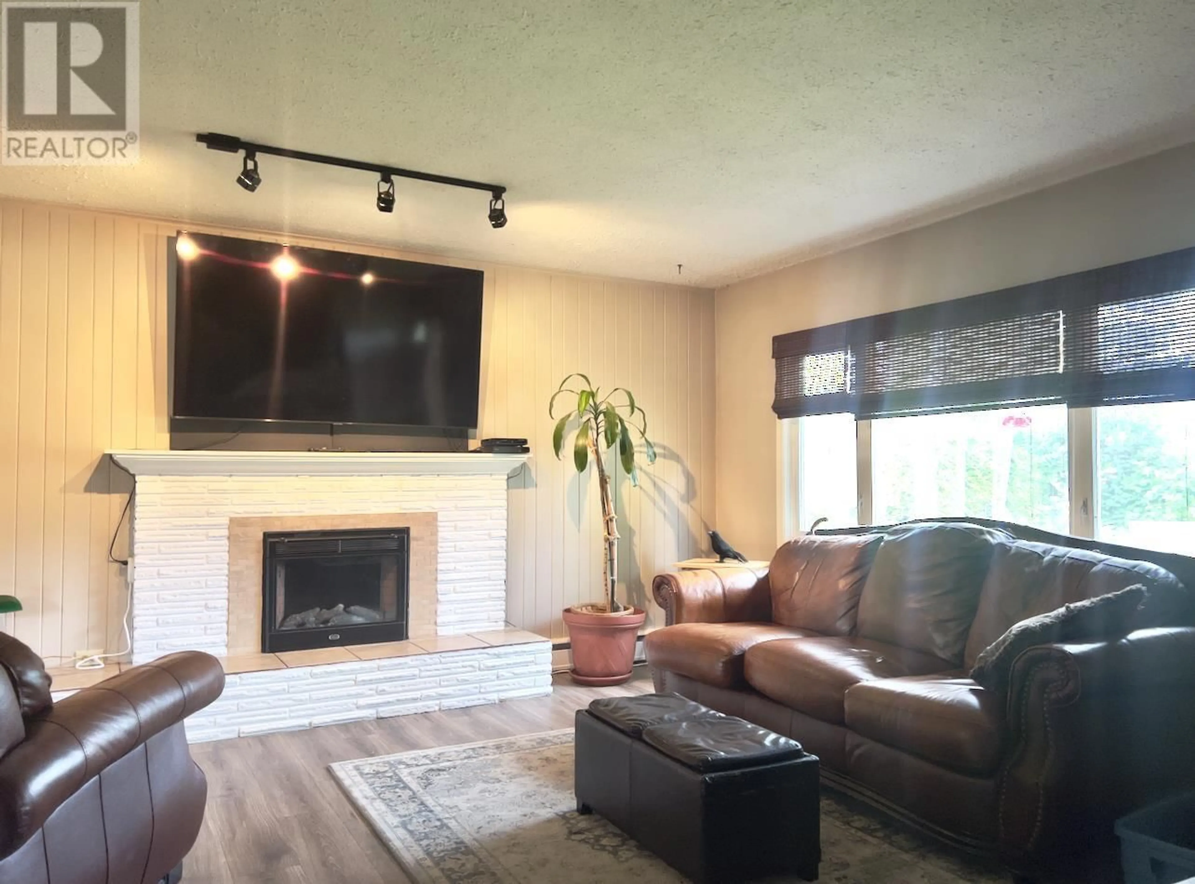 Living room with furniture, unknown for 1413 CORMORANT AVENUE, Kitimat British Columbia V8C1R7