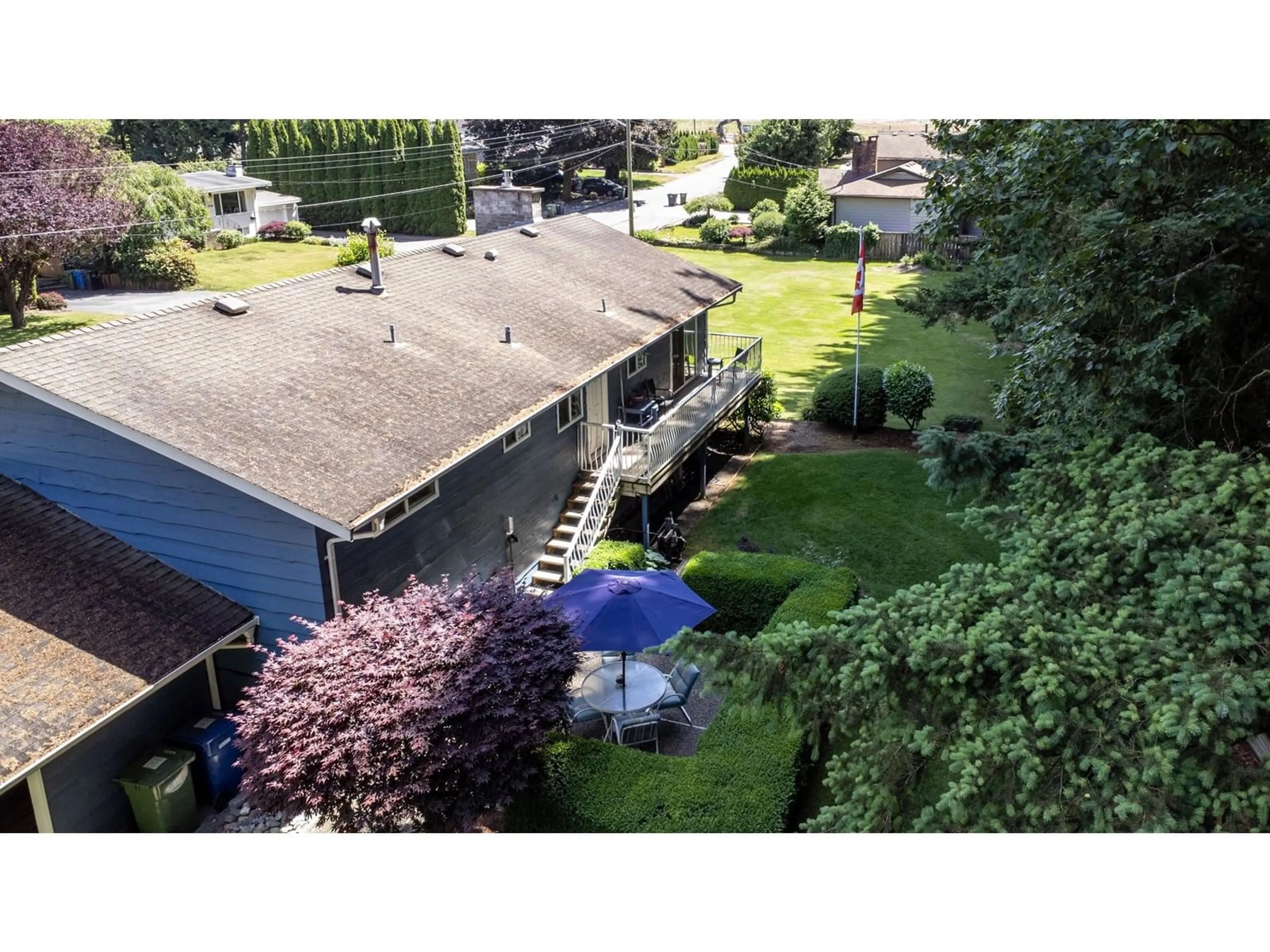 A pic from outside/outdoor area/front of a property/back of a property/a pic from drone, unknown for 3267 CHESTNUT, Abbotsford British Columbia V2S4M2