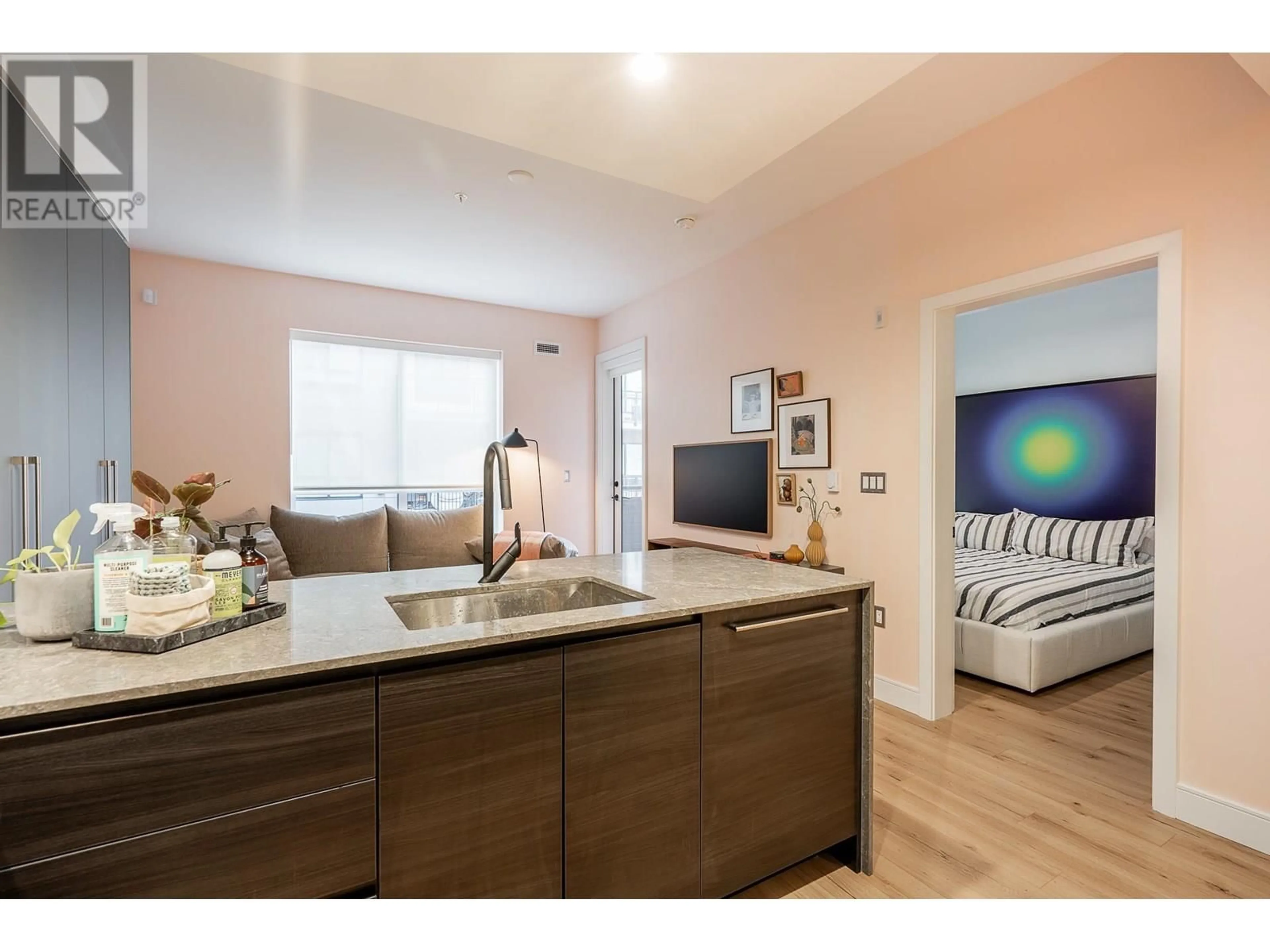 Open concept kitchen, wood/laminate floor for 403 - 55 KLAHANIE DRIVE, Port Moody British Columbia V3H0M9