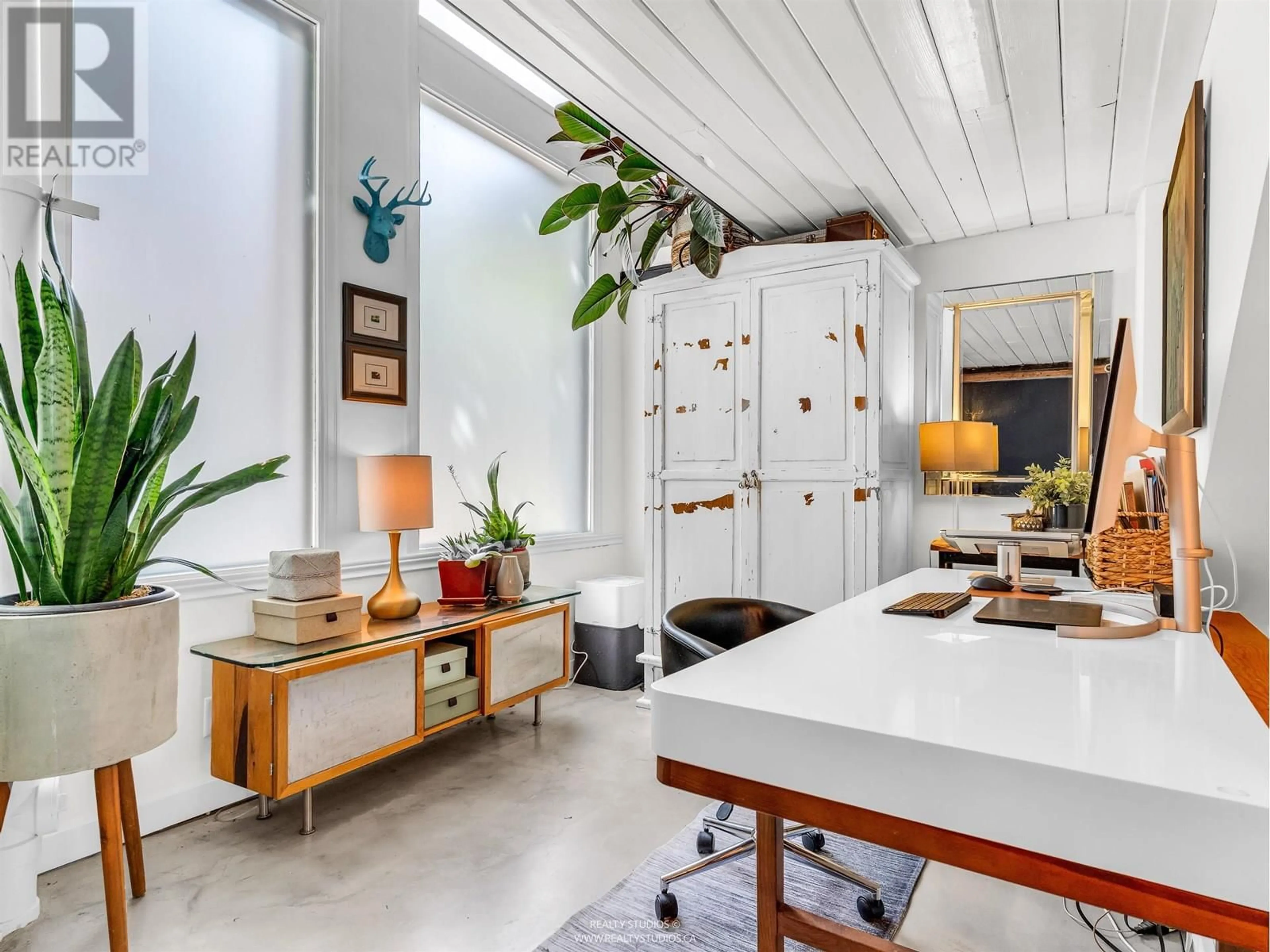 Open concept kitchen, unknown for 83 ALEXANDER STREET, Vancouver British Columbia V6A1B2