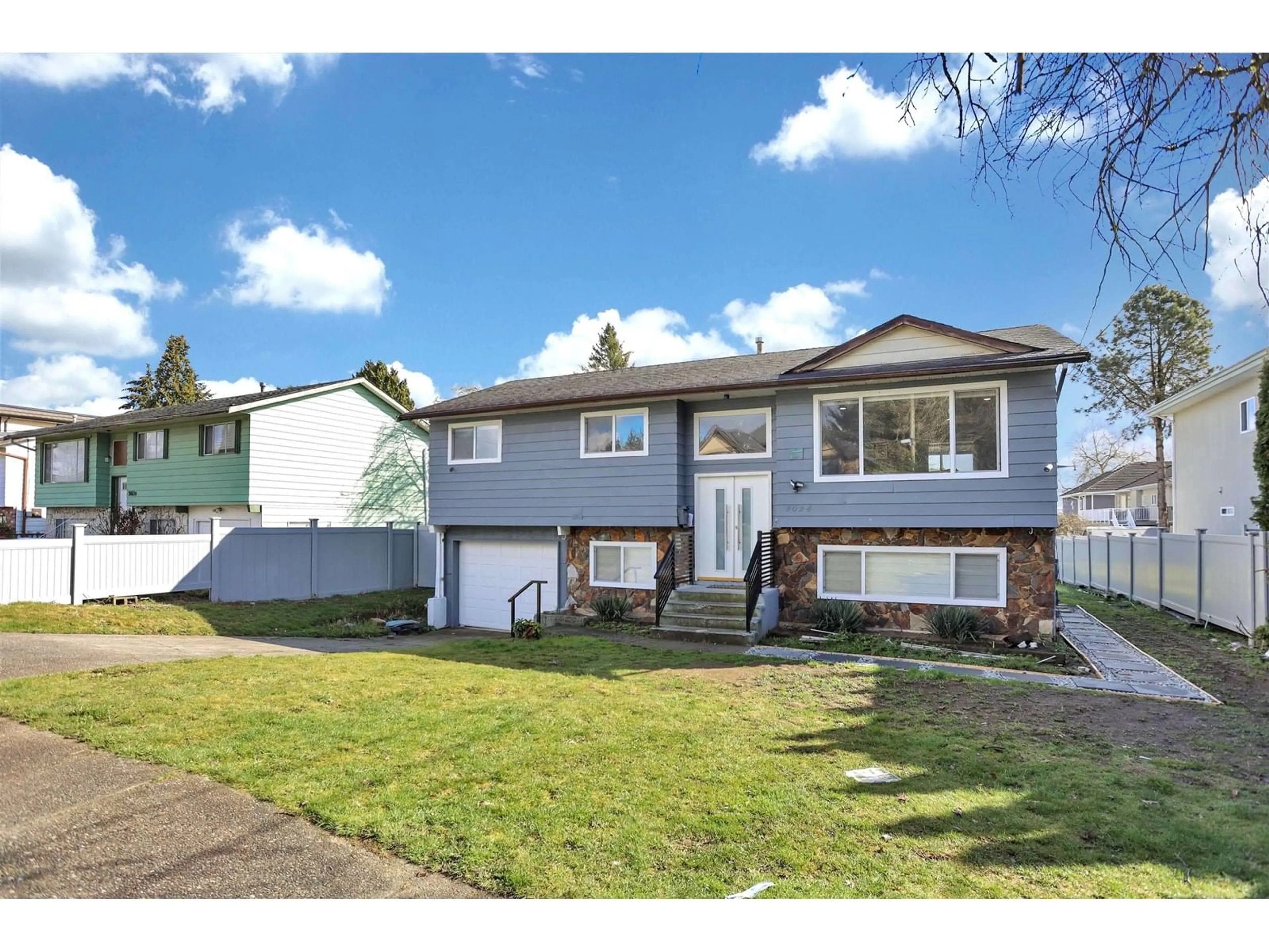 Home with vinyl exterior material, street for 9024 123A, Surrey British Columbia V3V6K3