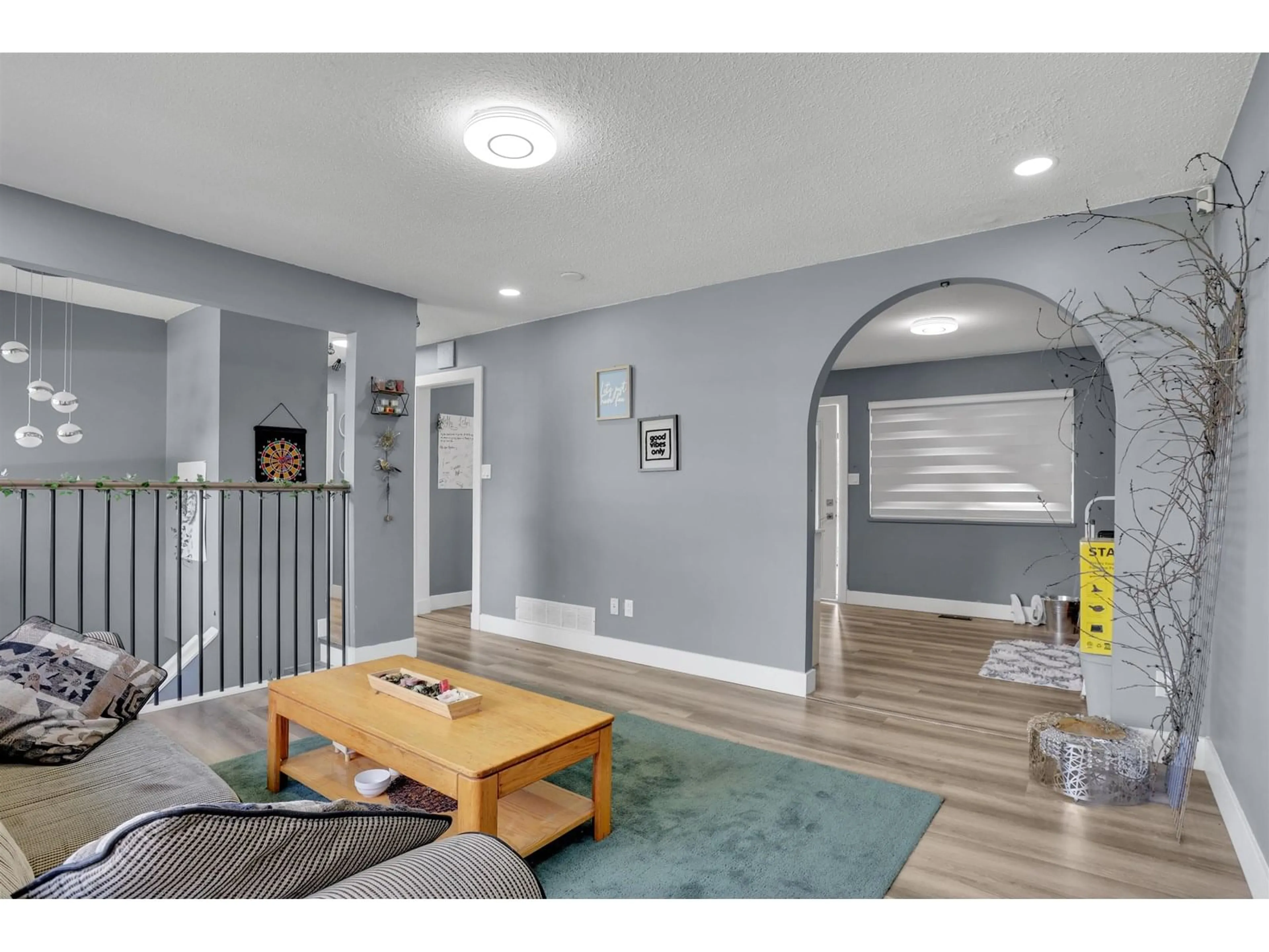 Indoor entryway for 9024 123A, Surrey British Columbia V3V6K3