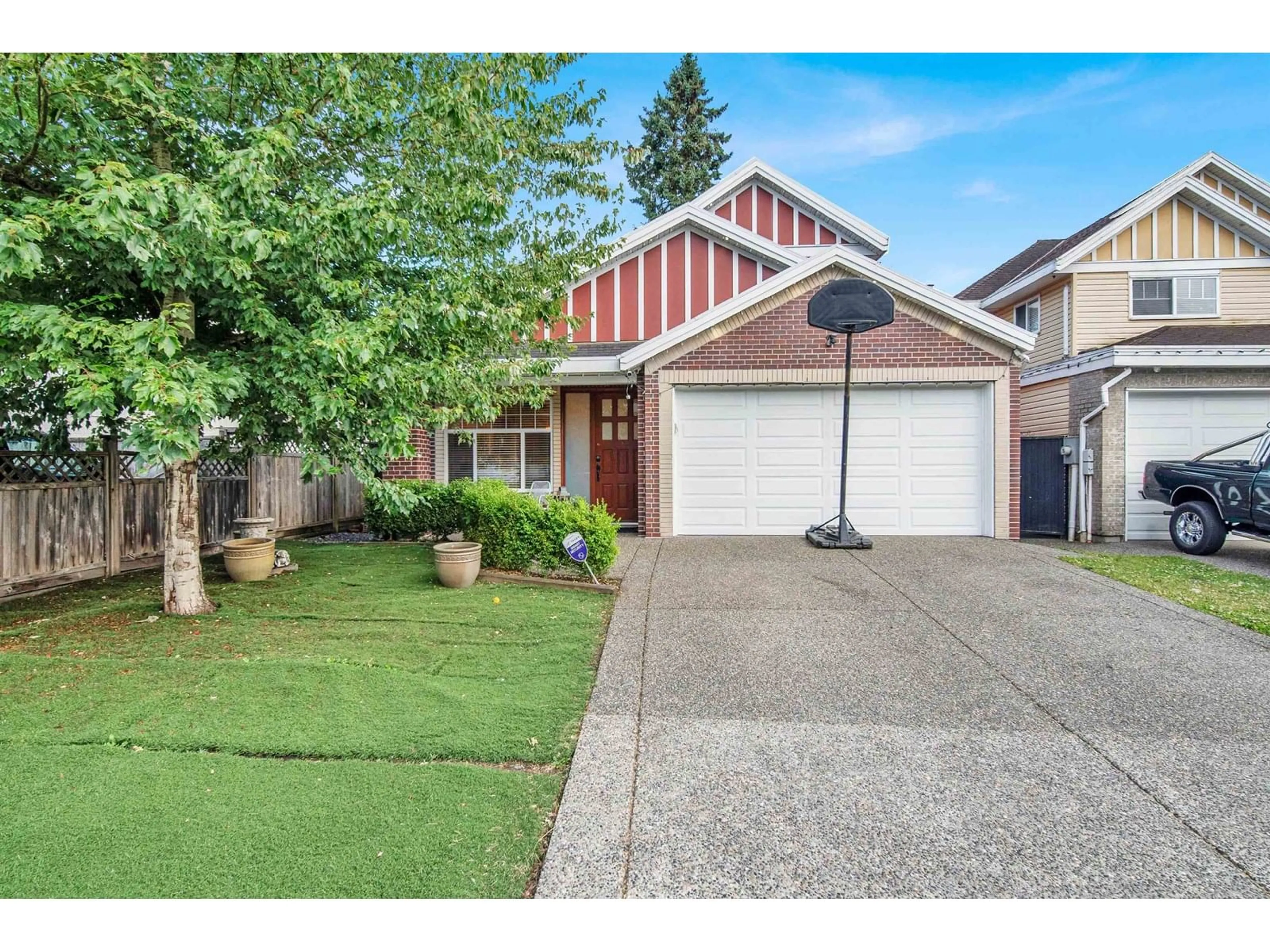 A pic from outside/outdoor area/front of a property/back of a property/a pic from drone, street for 11286 79A, Delta British Columbia V4C1T8