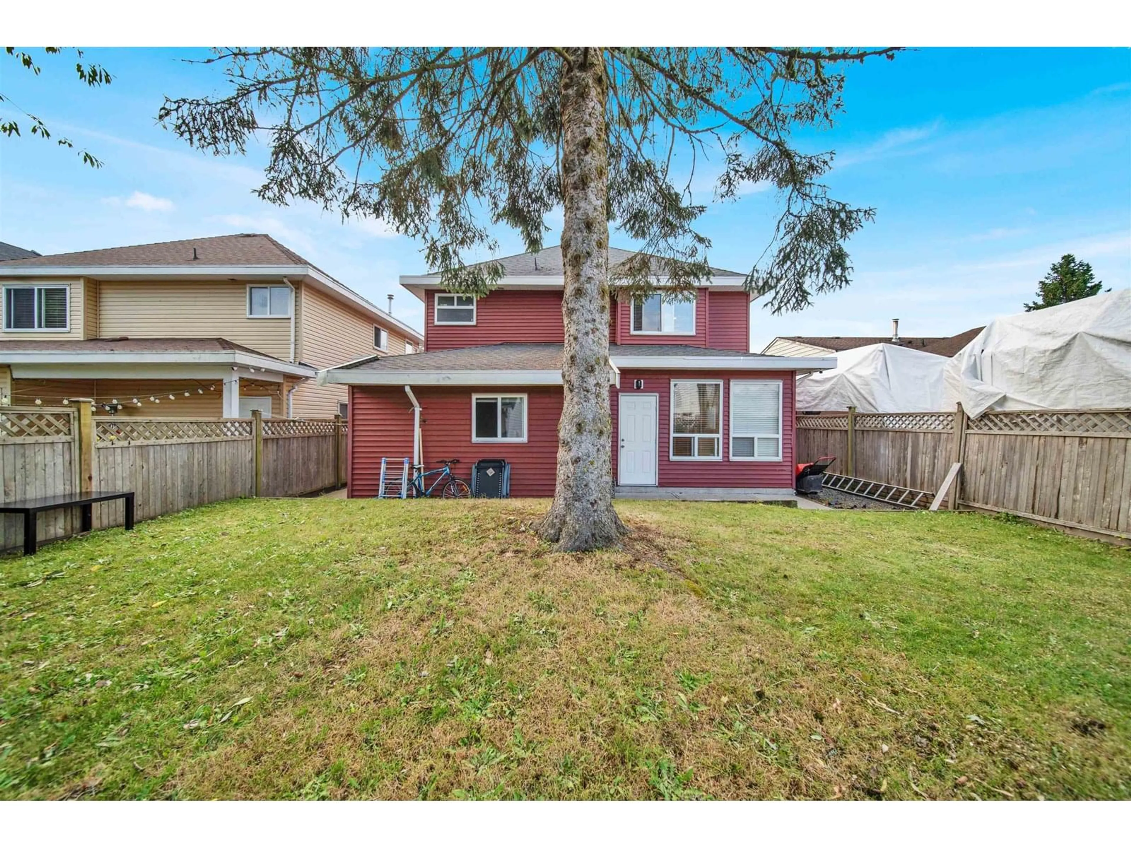 A pic from outside/outdoor area/front of a property/back of a property/a pic from drone, street for 11286 79A, Delta British Columbia V4C1T8