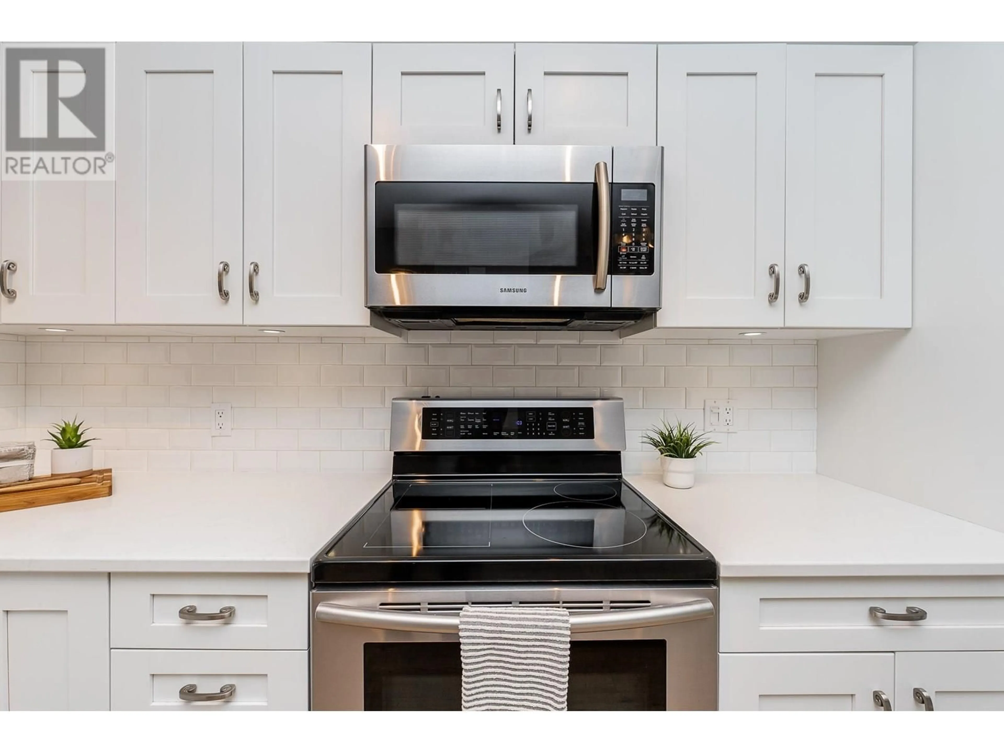 Standard kitchen, ceramic/tile floor for 75 - 2200 PANORAMA DRIVE, Port Moody British Columbia V3H5M2