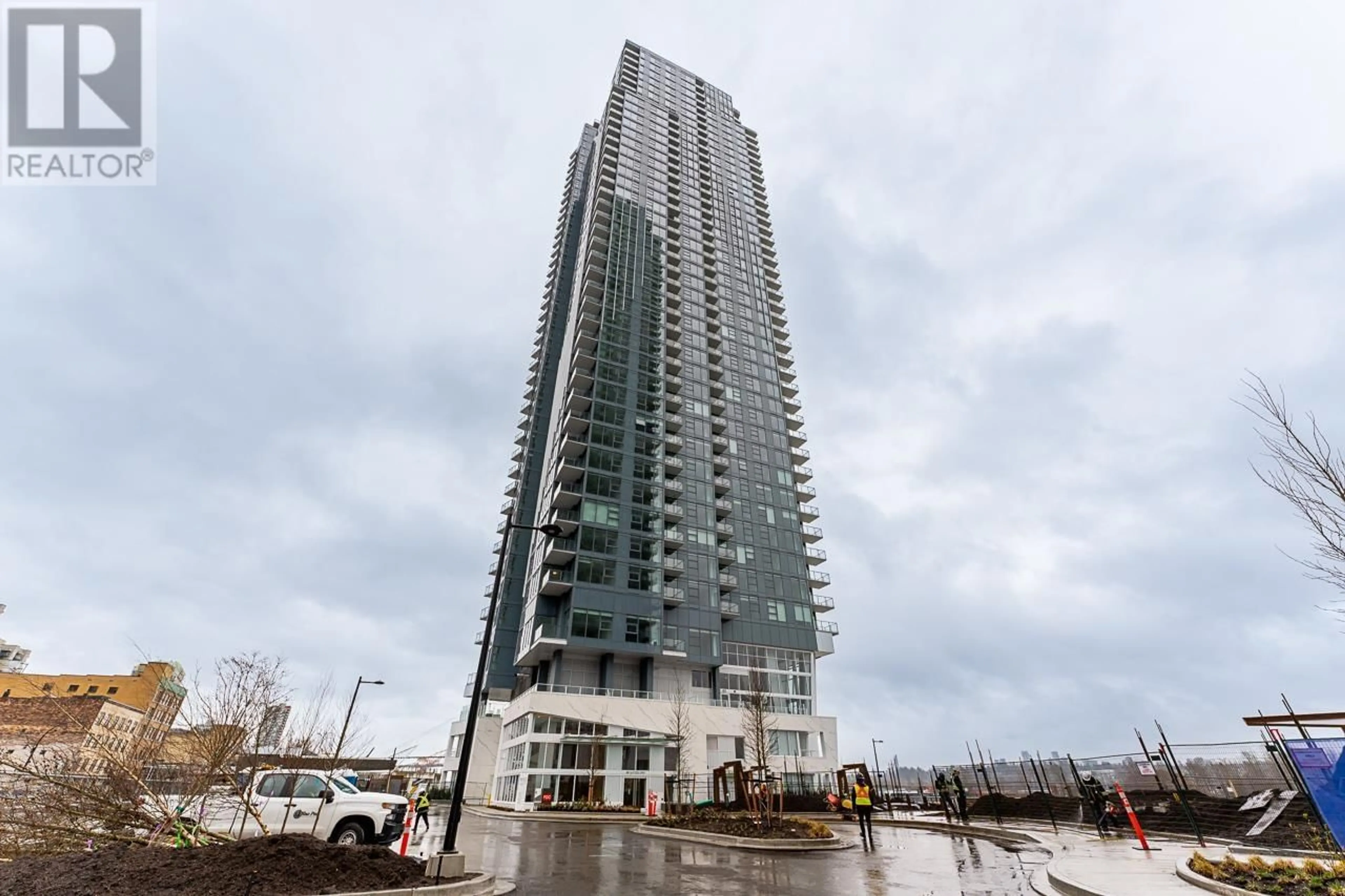 Indoor foyer for 1403 - 660 QUAYSIDE DRIVE, New Westminster British Columbia V3M0P1