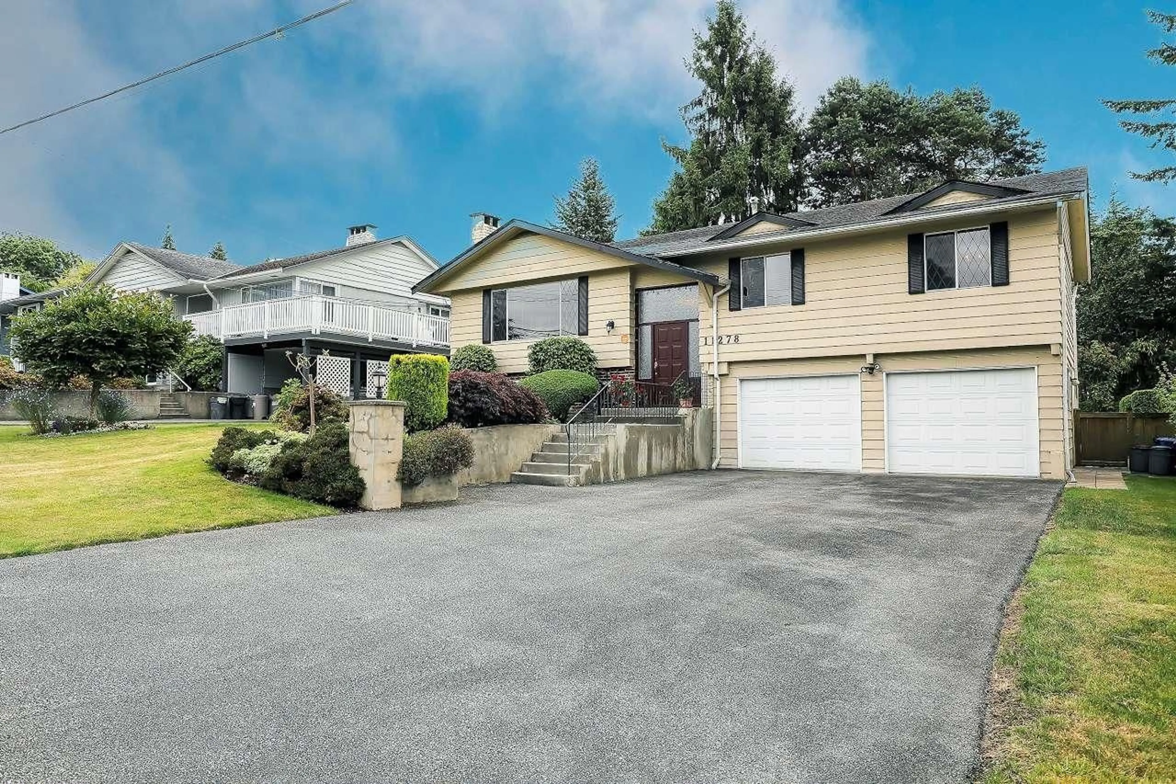 A pic from outside/outdoor area/front of a property/back of a property/a pic from drone, street for 11278 89, Delta British Columbia V4C3G1