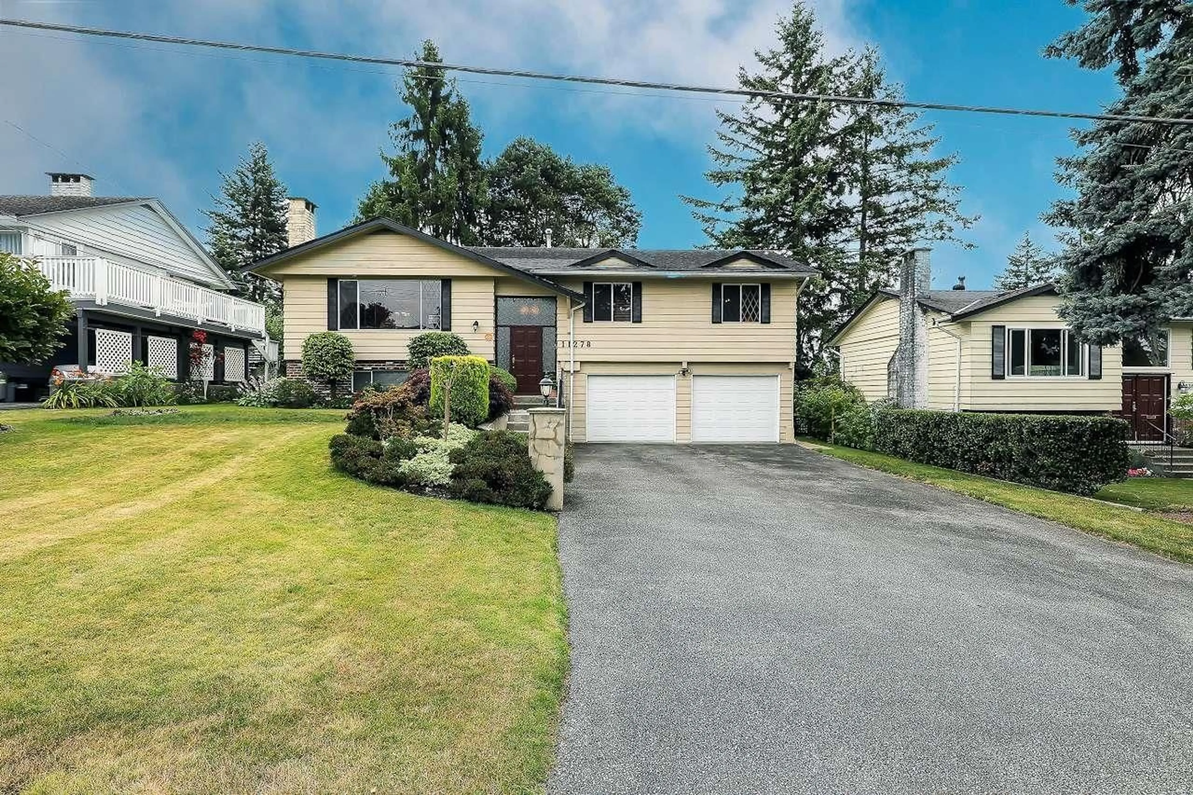 A pic from outside/outdoor area/front of a property/back of a property/a pic from drone, street for 11278 89, Delta British Columbia V4C3G1