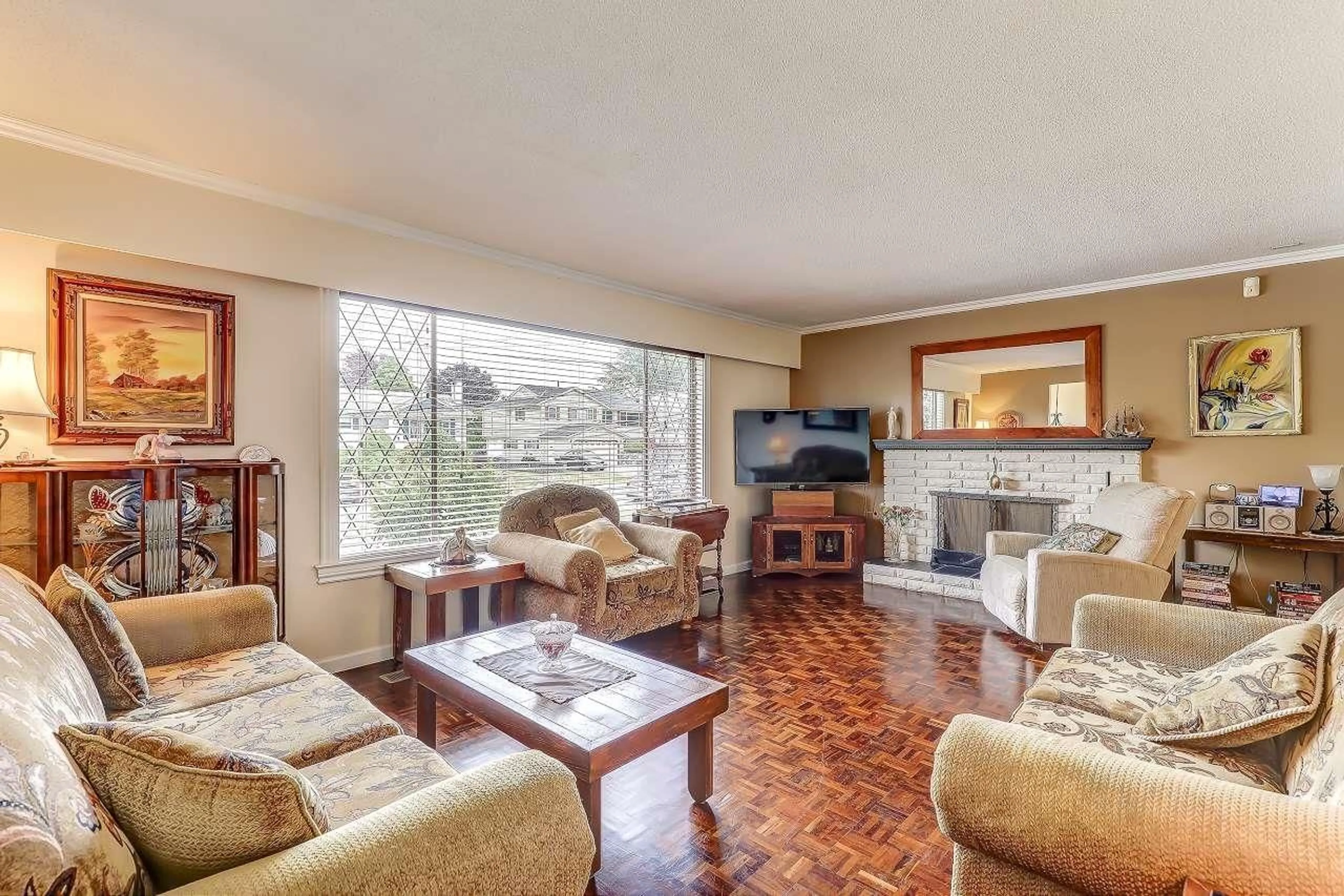 Living room with furniture, unknown for 11278 89, Delta British Columbia V4C3G1