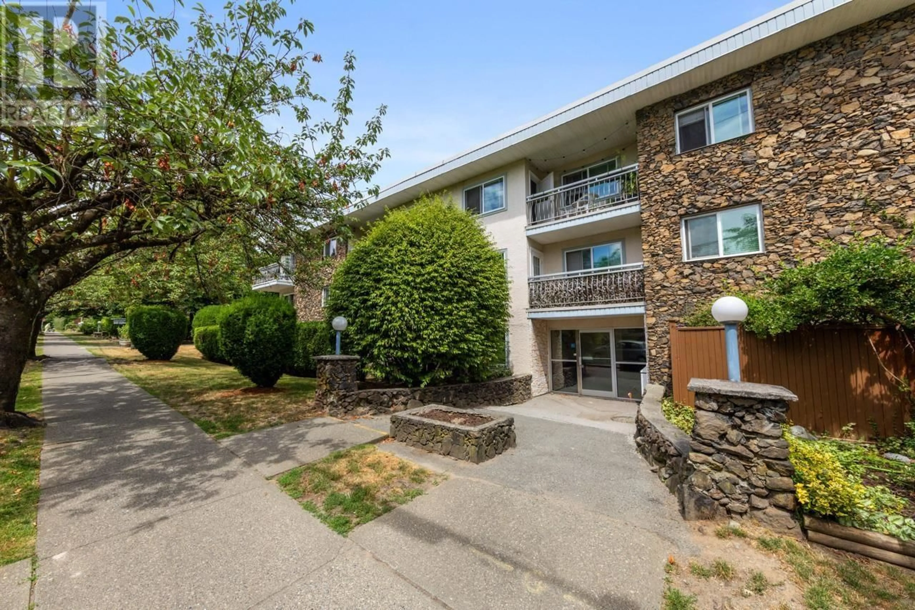 Patio, unknown for 209 - 711 6TH AVENUE, Vancouver British Columbia V5T1L7