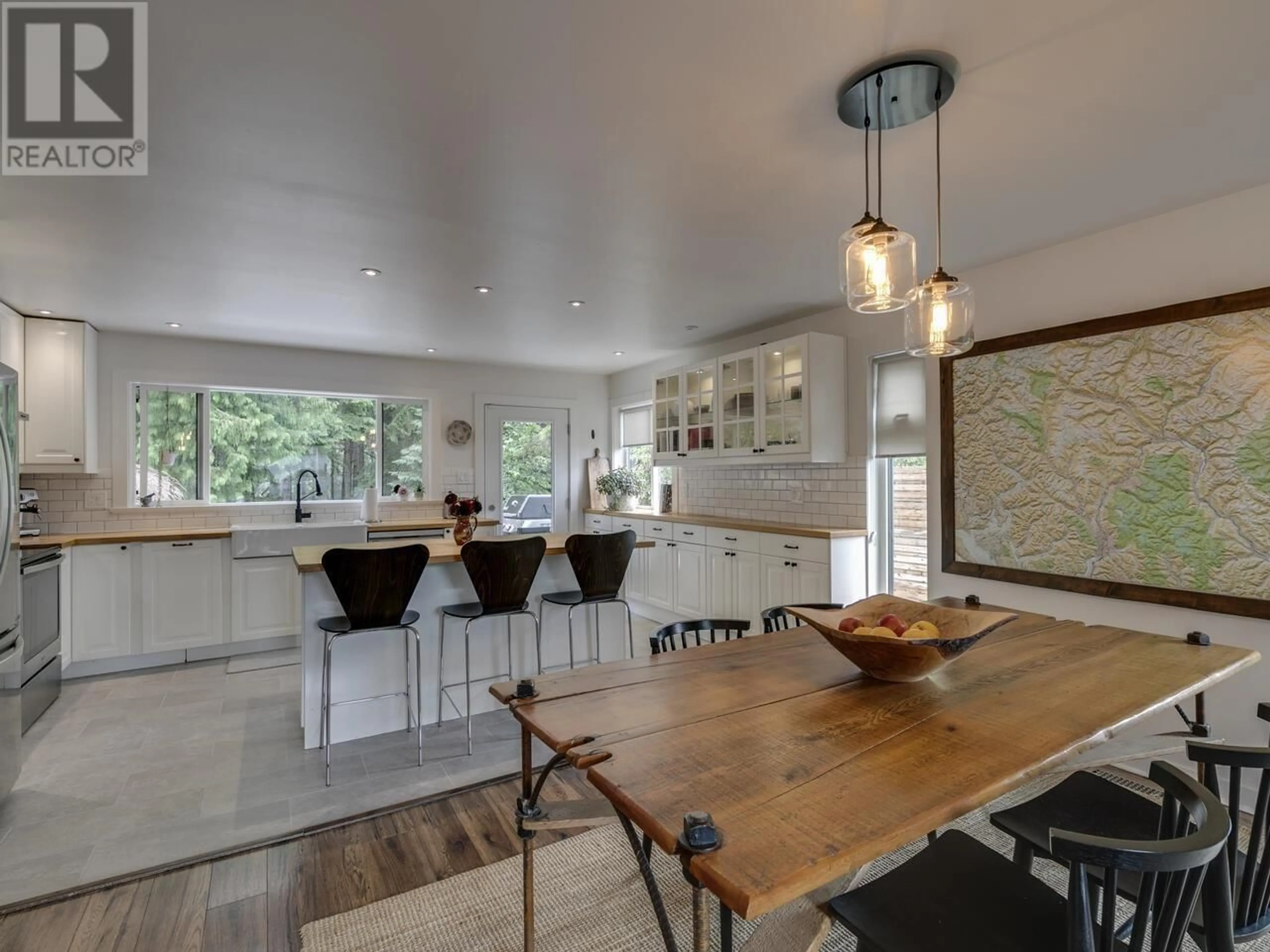Open concept kitchen, unknown for 1022 TOBERMORY WAY, Squamish British Columbia V0N1T0